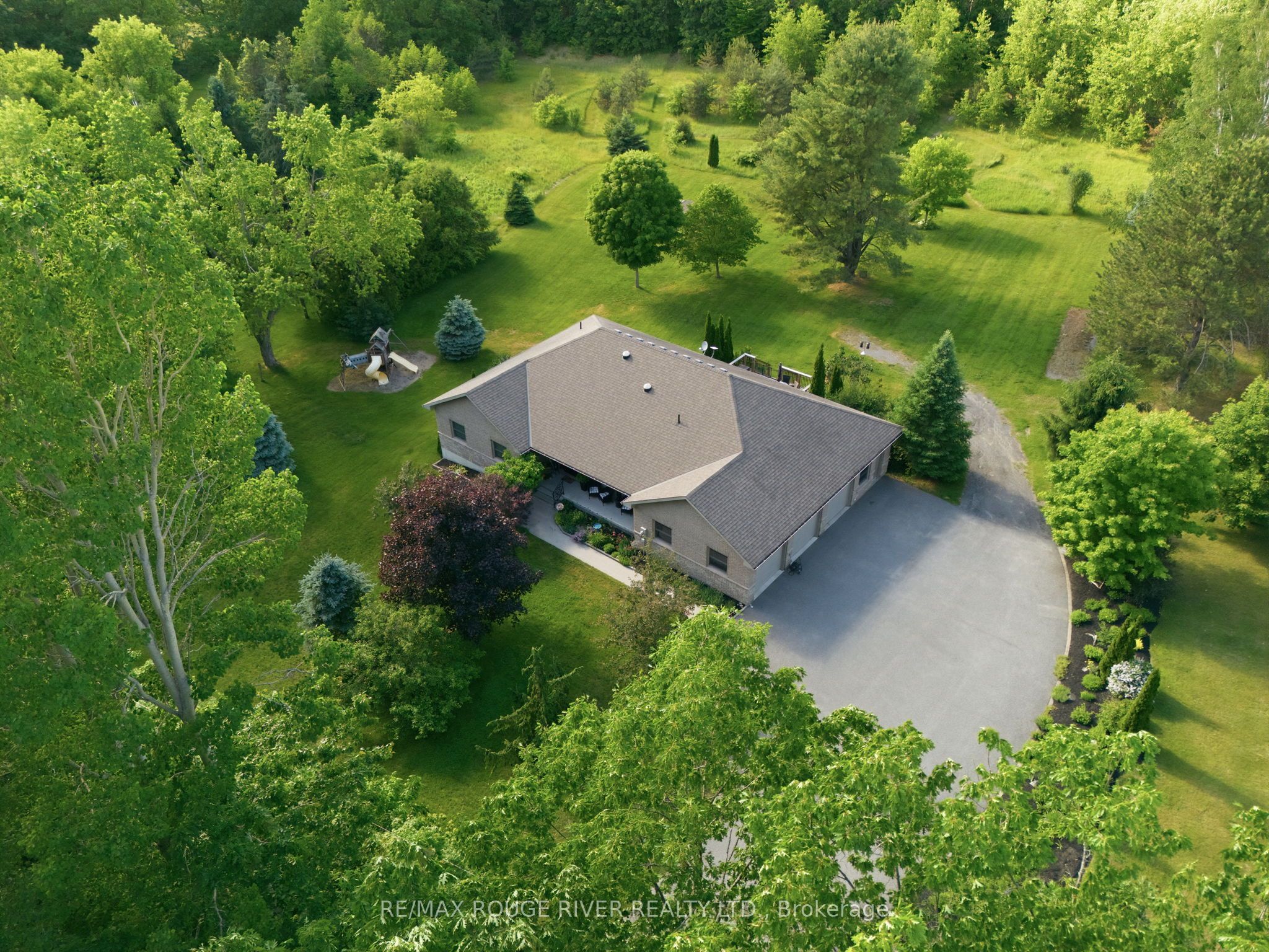9866 Ellis Road Property Photo 45