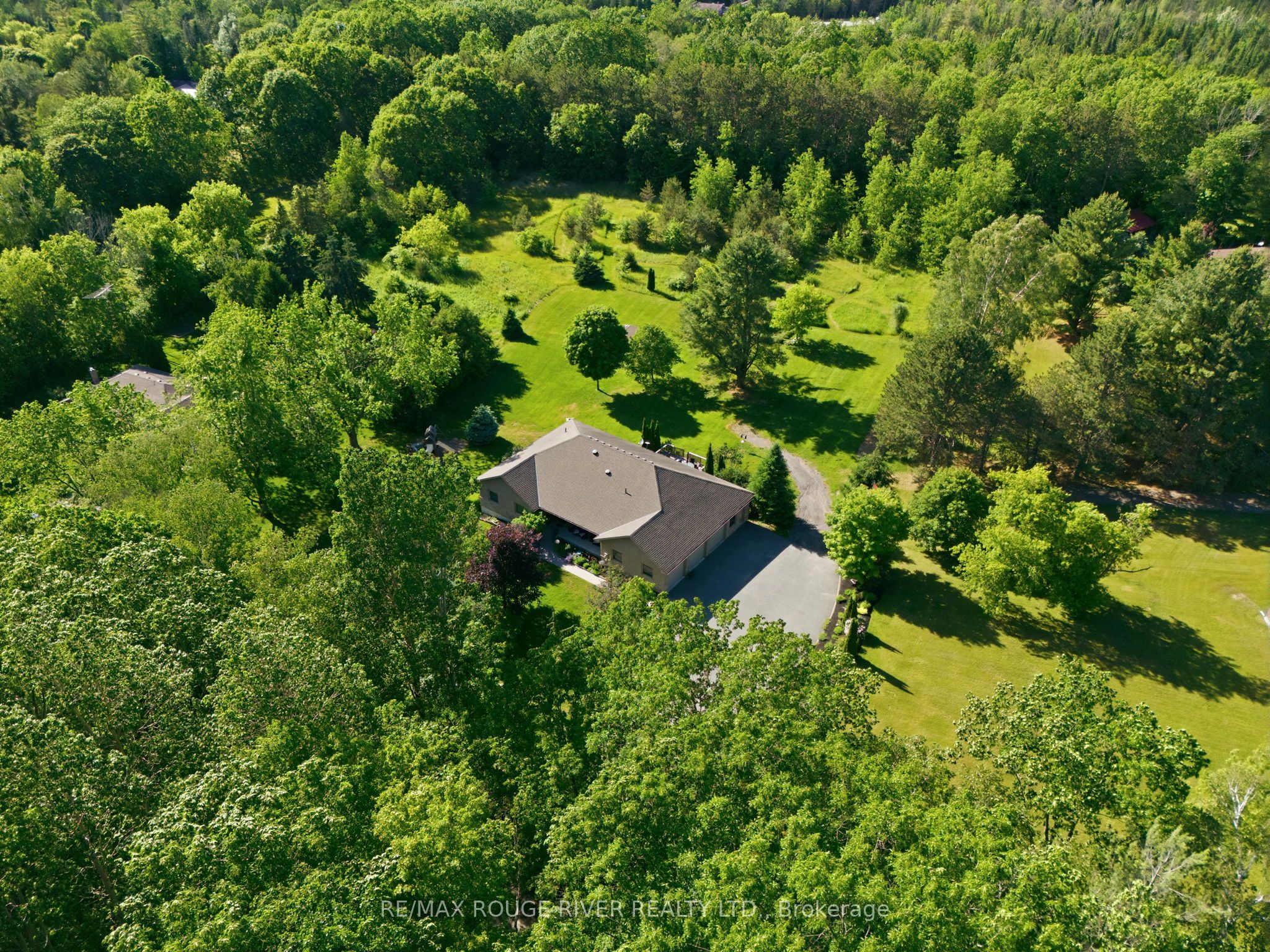 9866 Ellis Road Property Photo 47