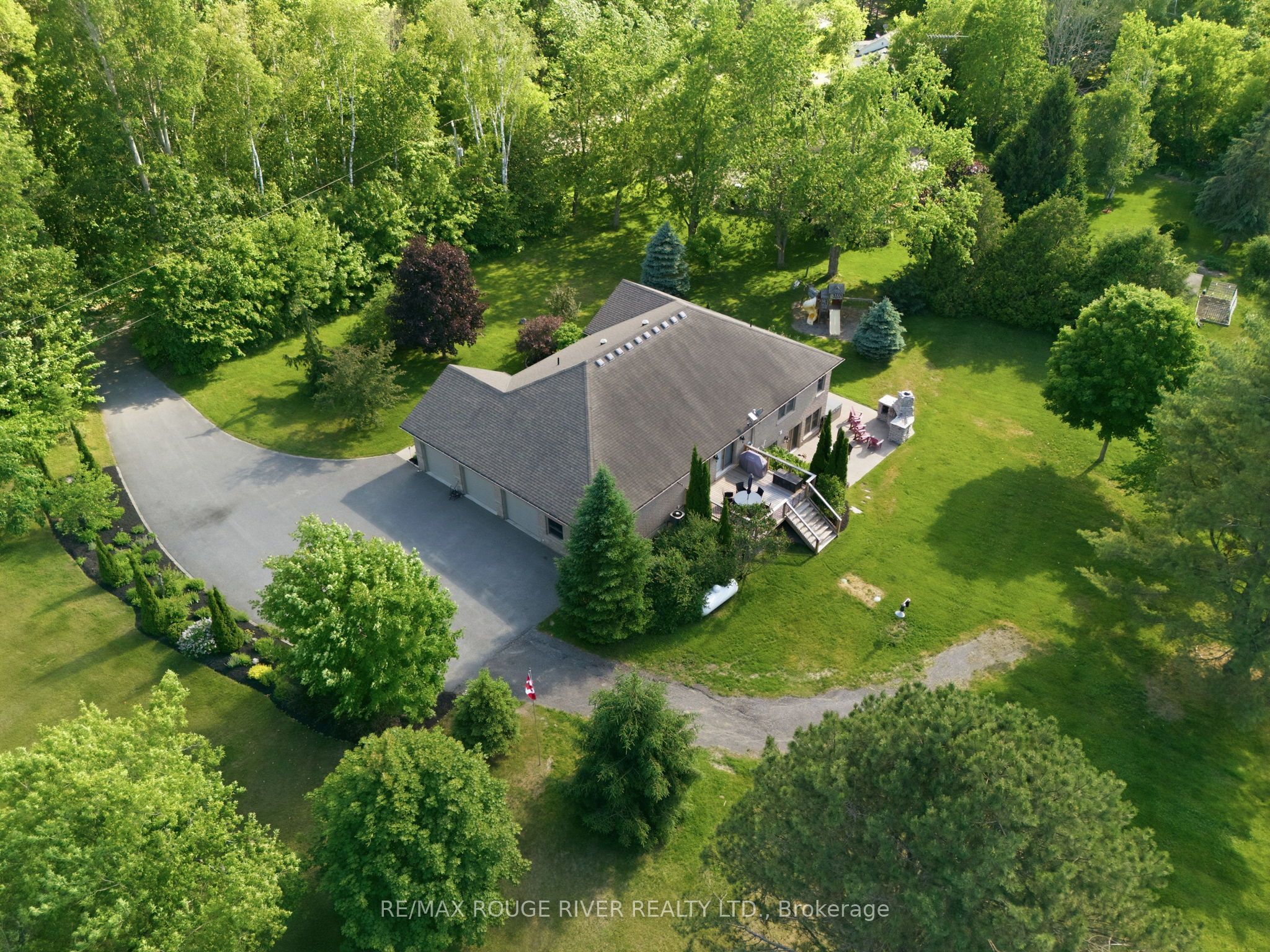 9866 Ellis Road Property Photo 48