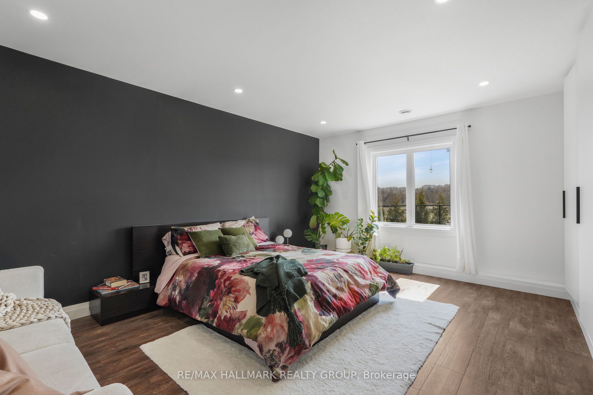 1069 Diamond Street Property Photo 25