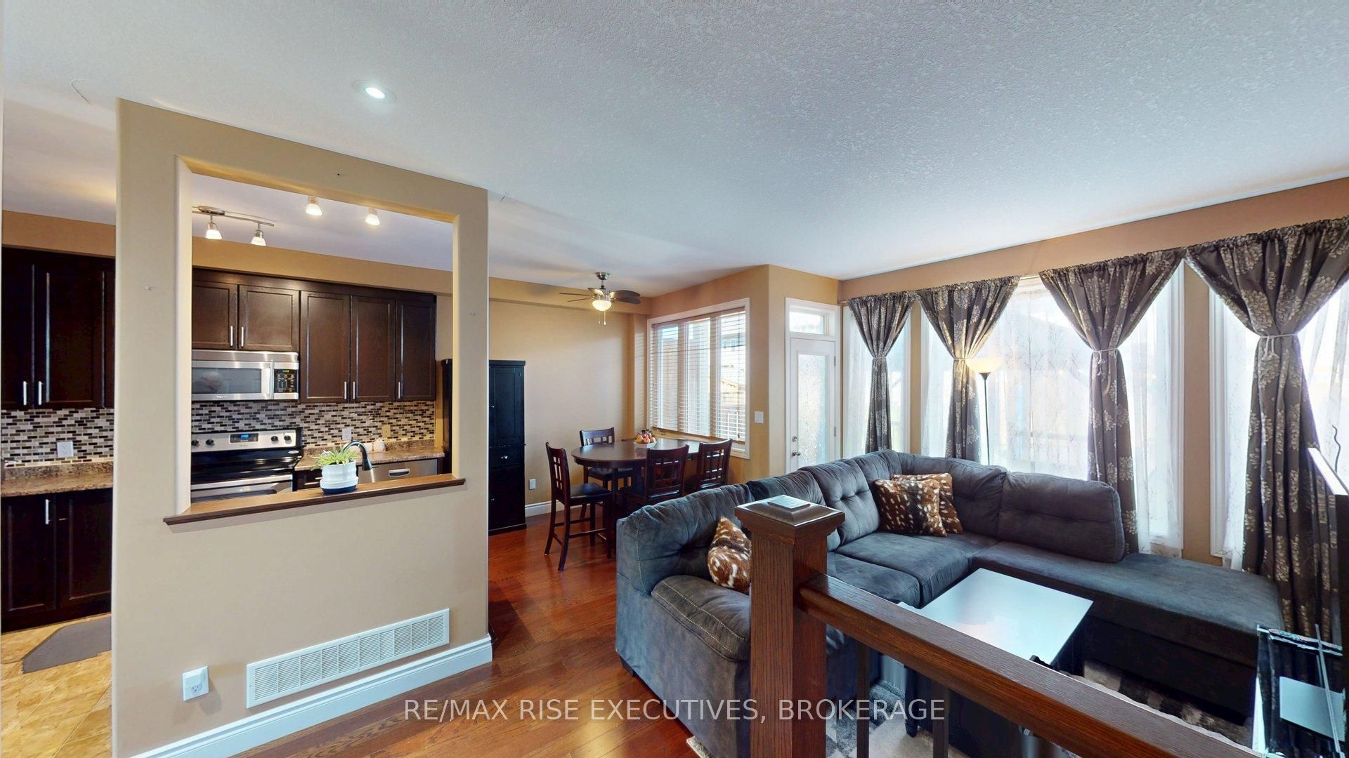 314 Janette Street Property Photo 3