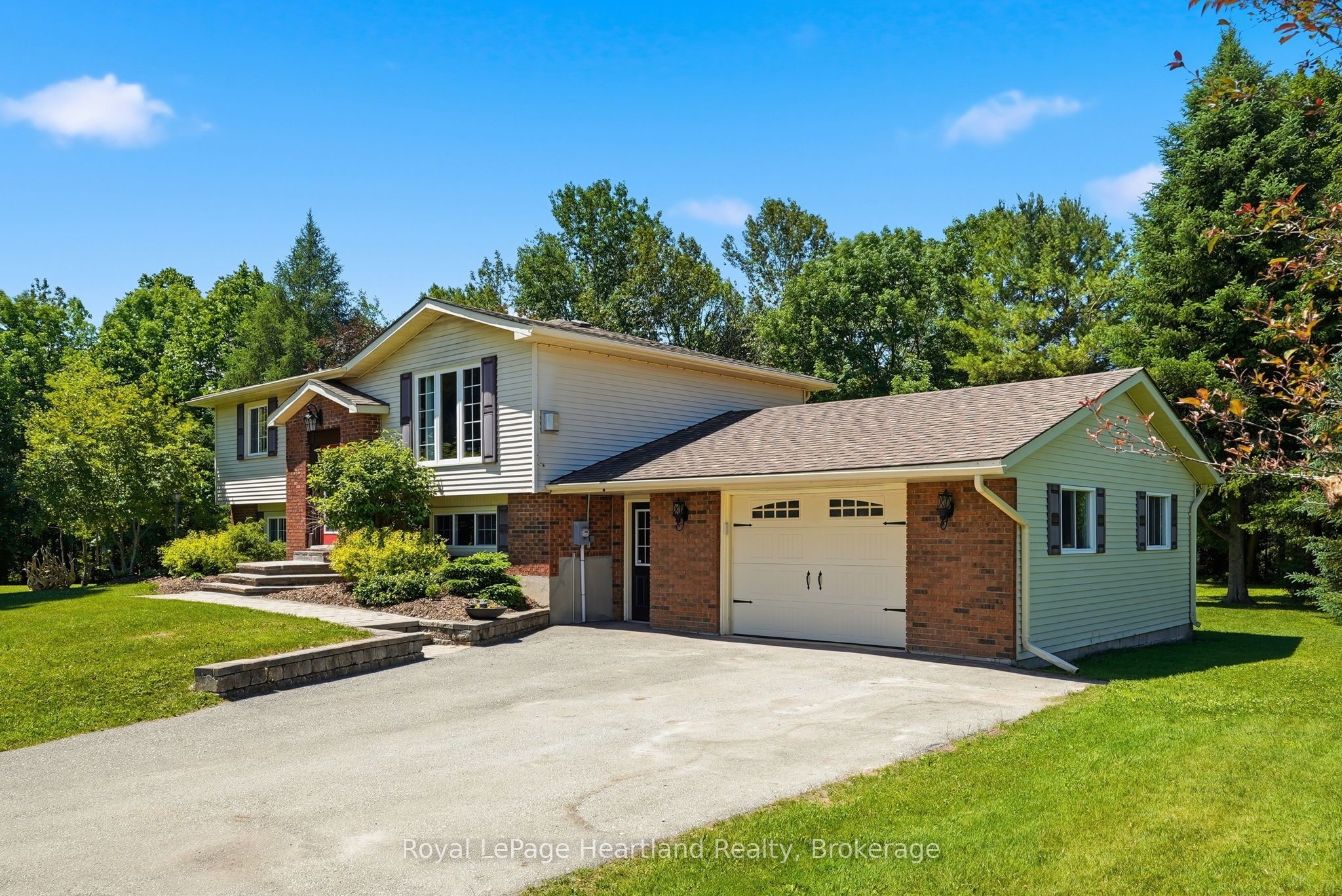 106 Cedar Court Property Photo 4