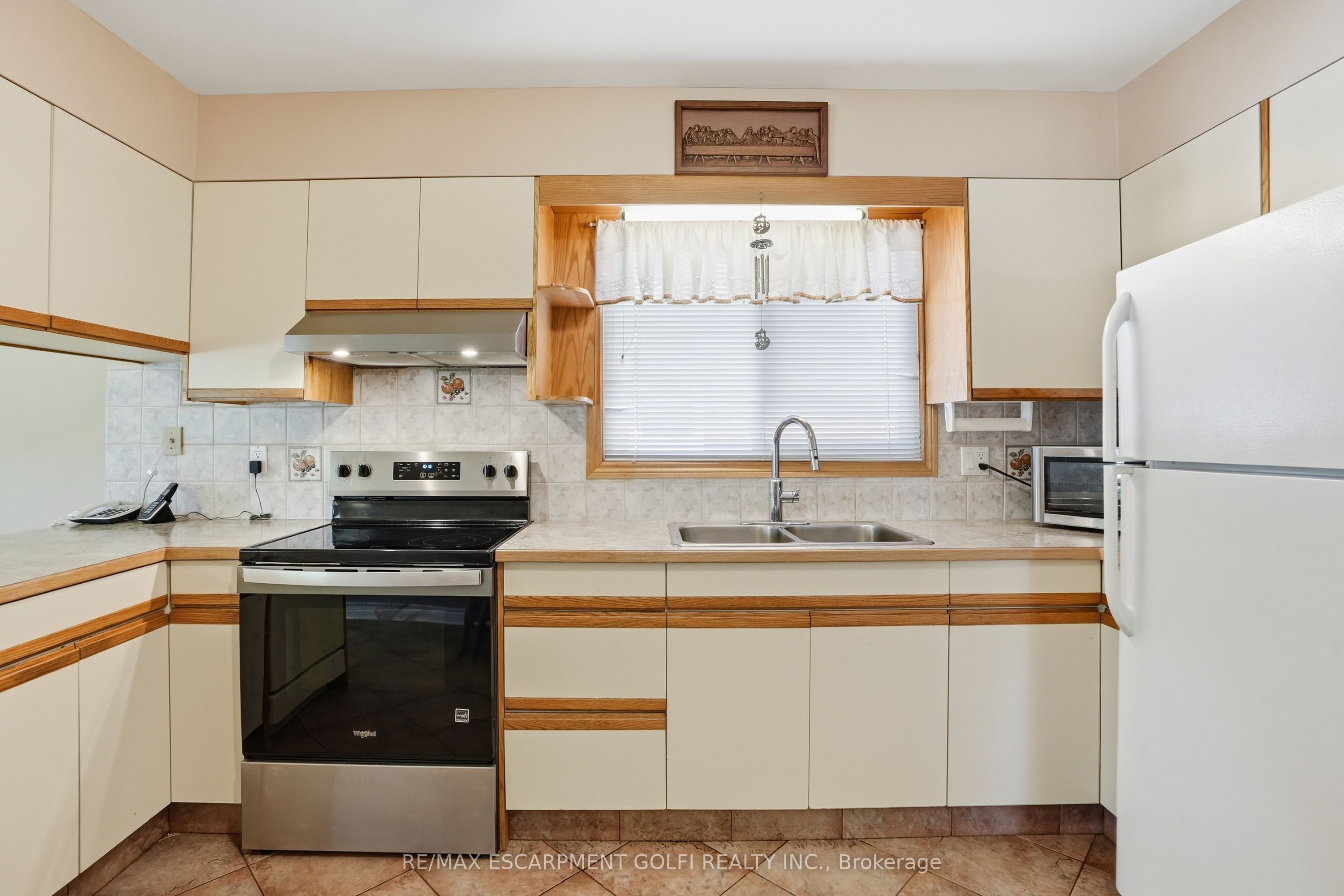 18 Pleasant Avenue Property Photo 8