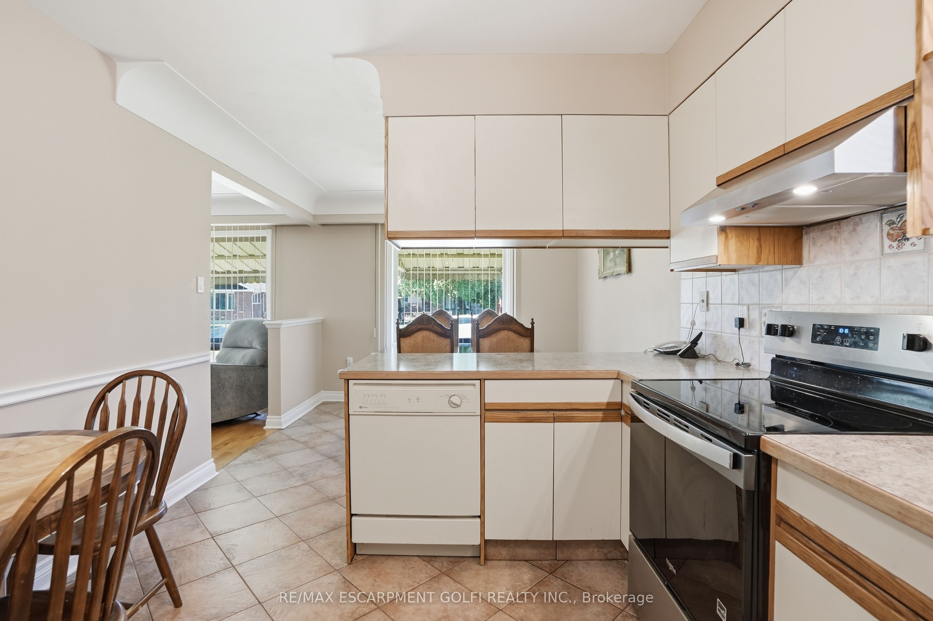 18 Pleasant Avenue Property Photo 10