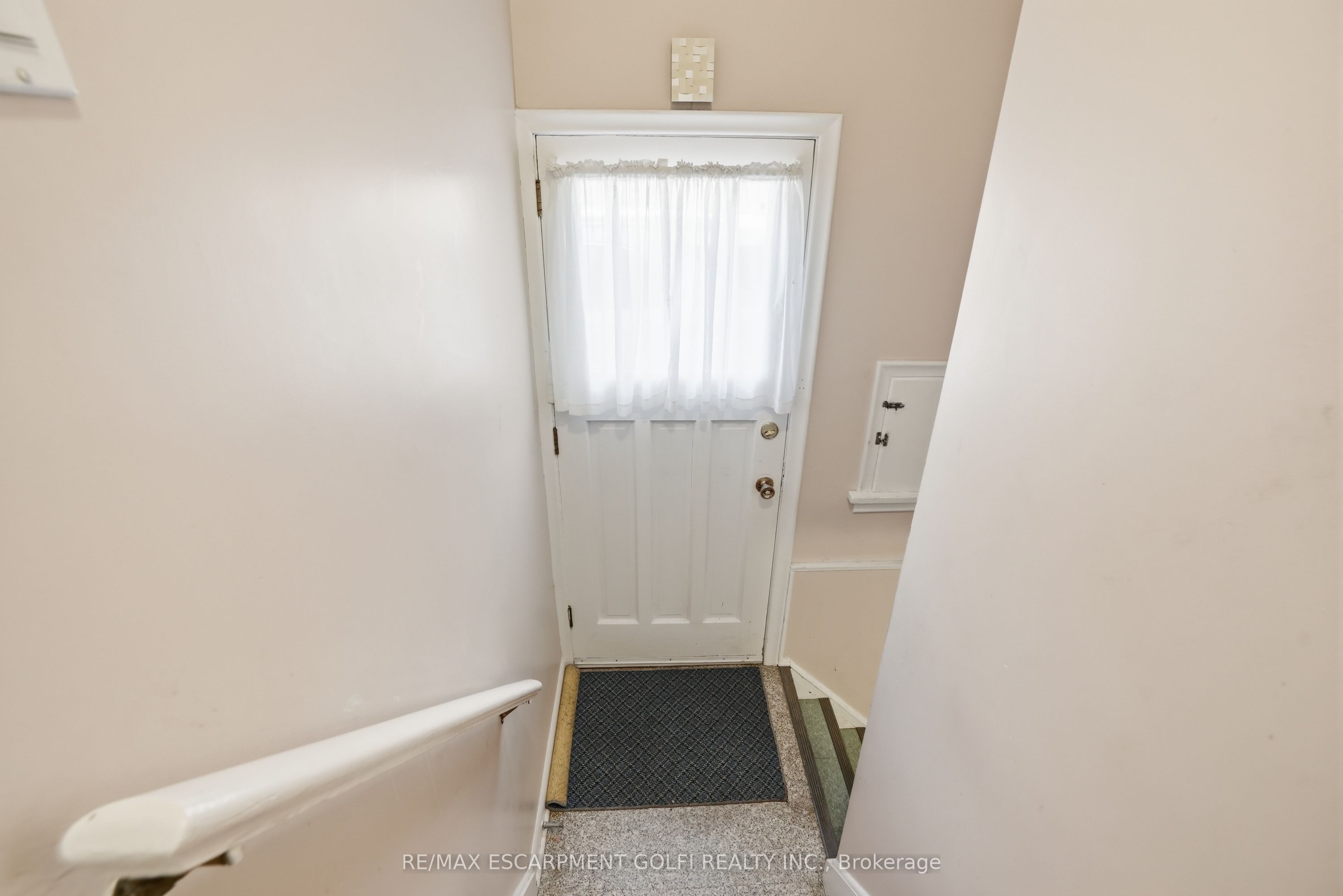 18 Pleasant Avenue Property Photo 15