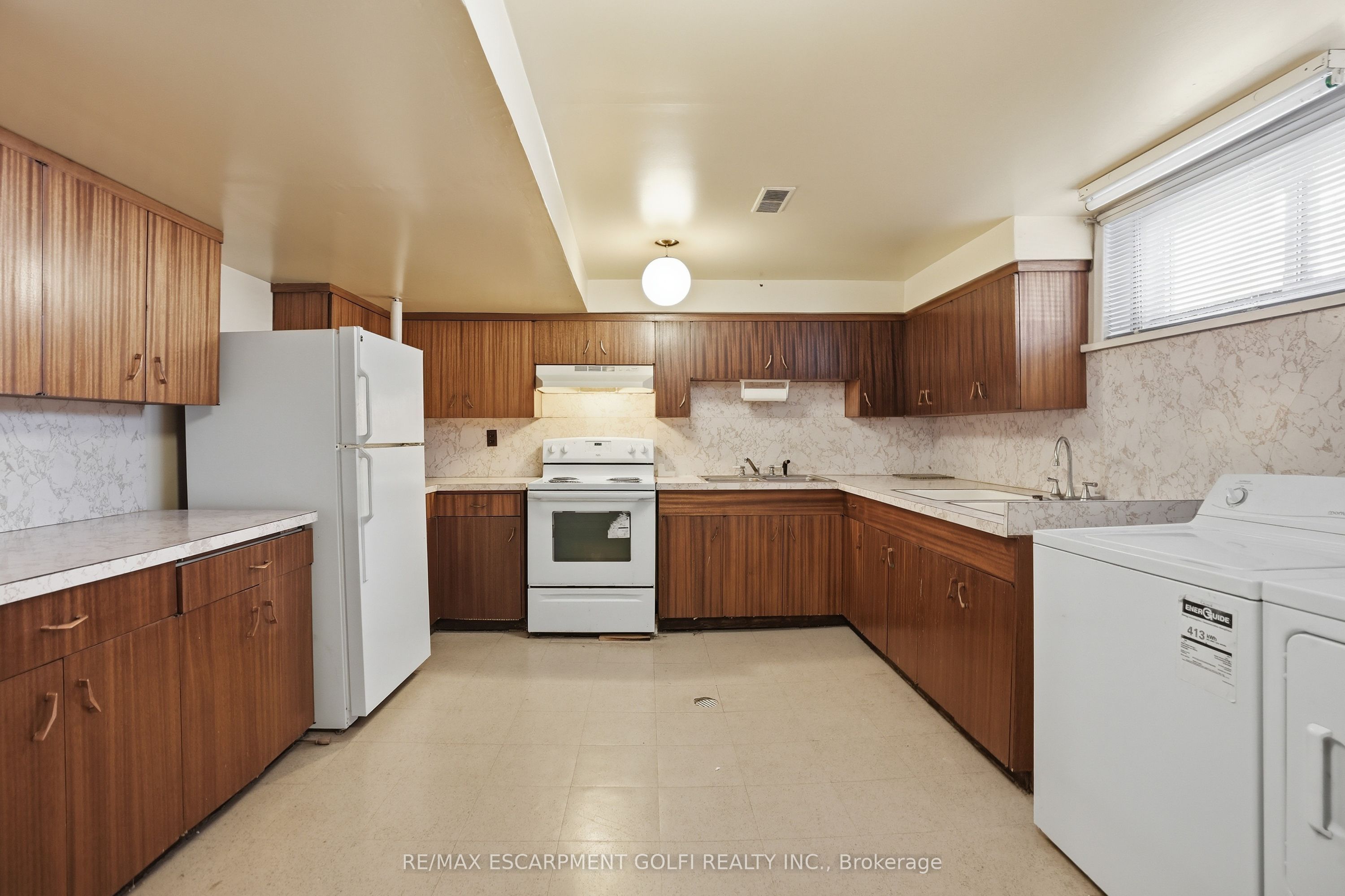 18 Pleasant Avenue Property Photo 19