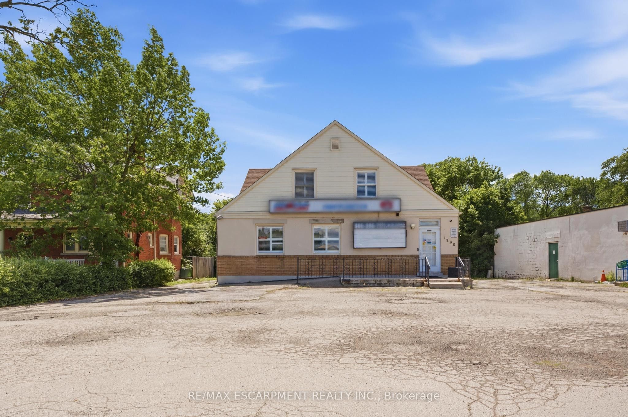 1260 Highway 8 Property Photo 1