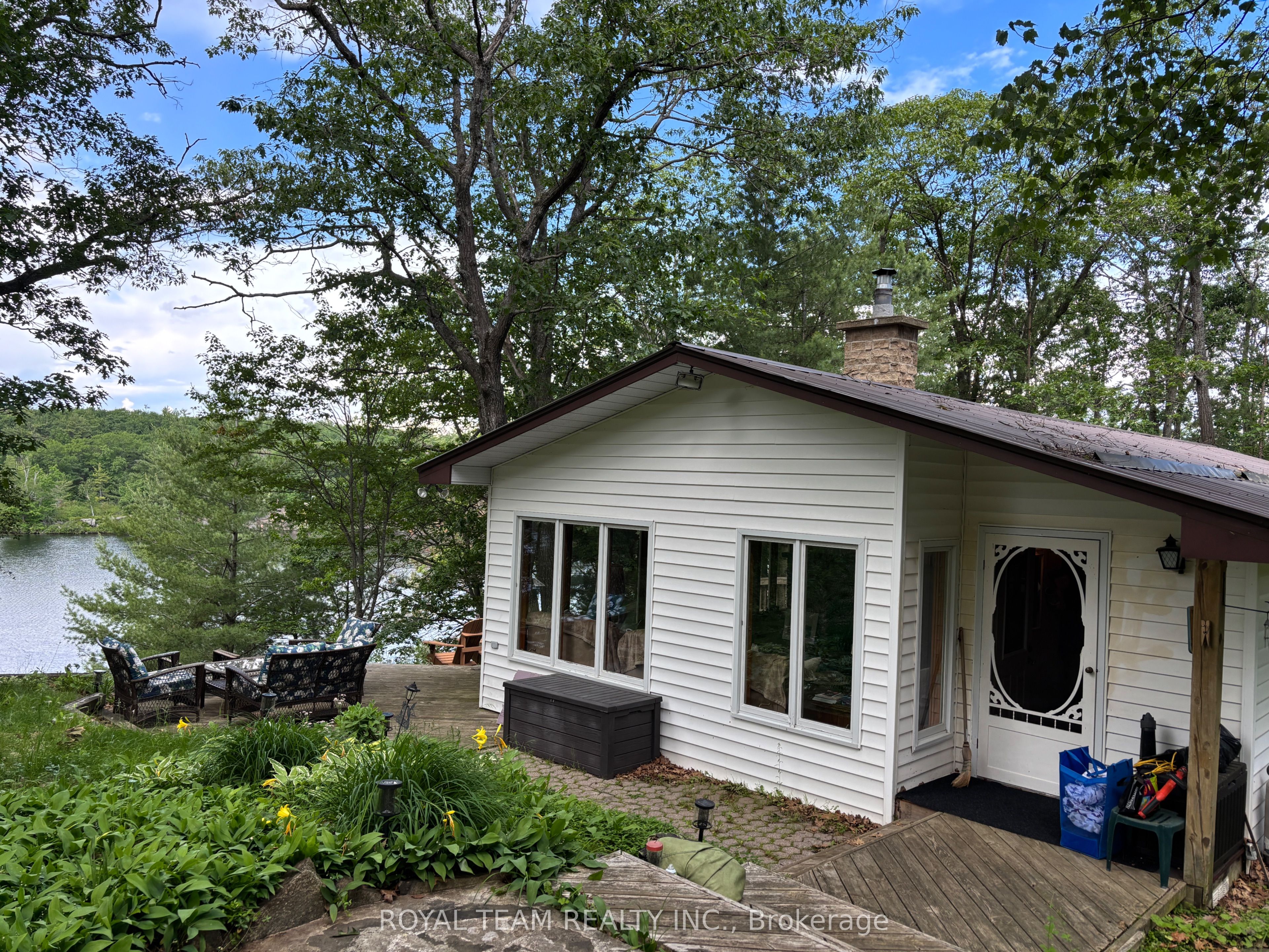 1851 Deep Bay Road Property Photo 1