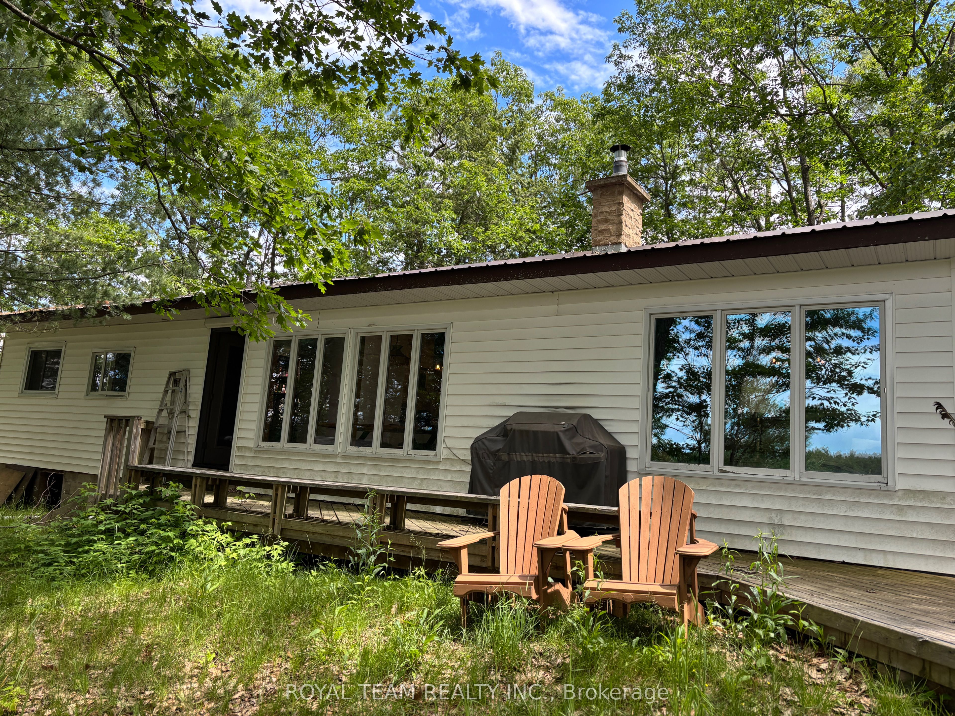 1851 Deep Bay Road Property Photo 2