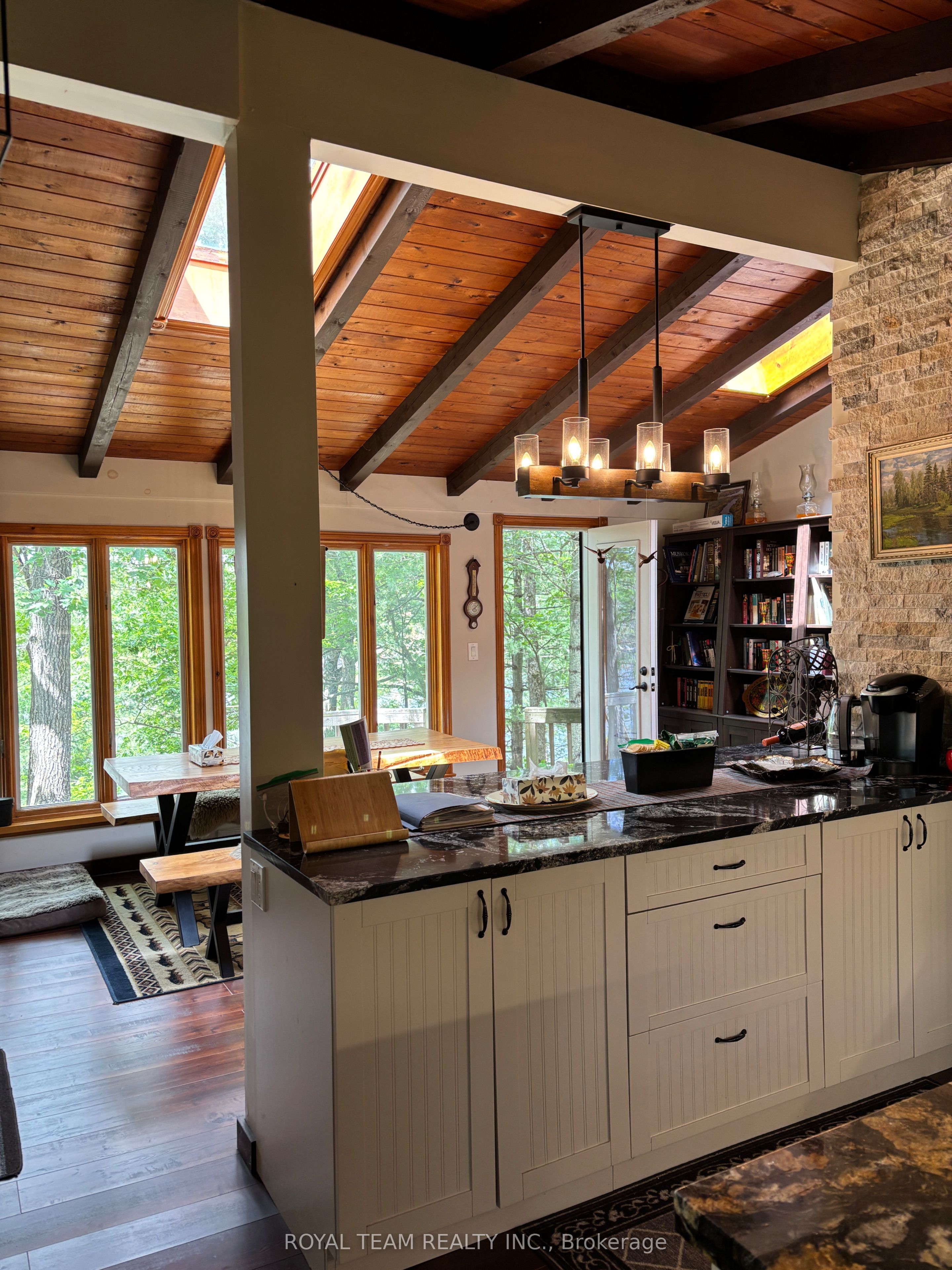 1851 Deep Bay Road Property Photo 4