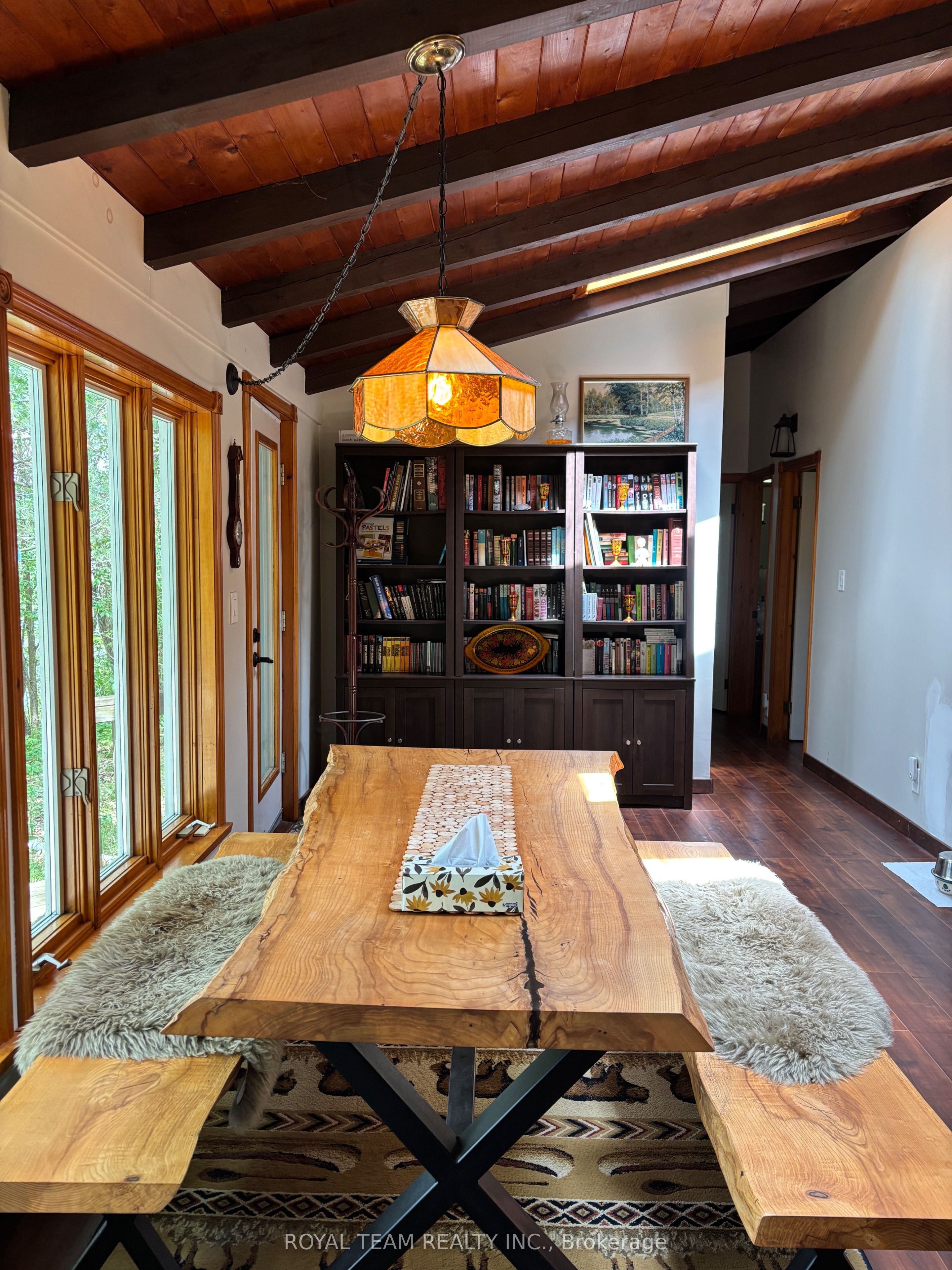 1851 Deep Bay Road Property Photo 6