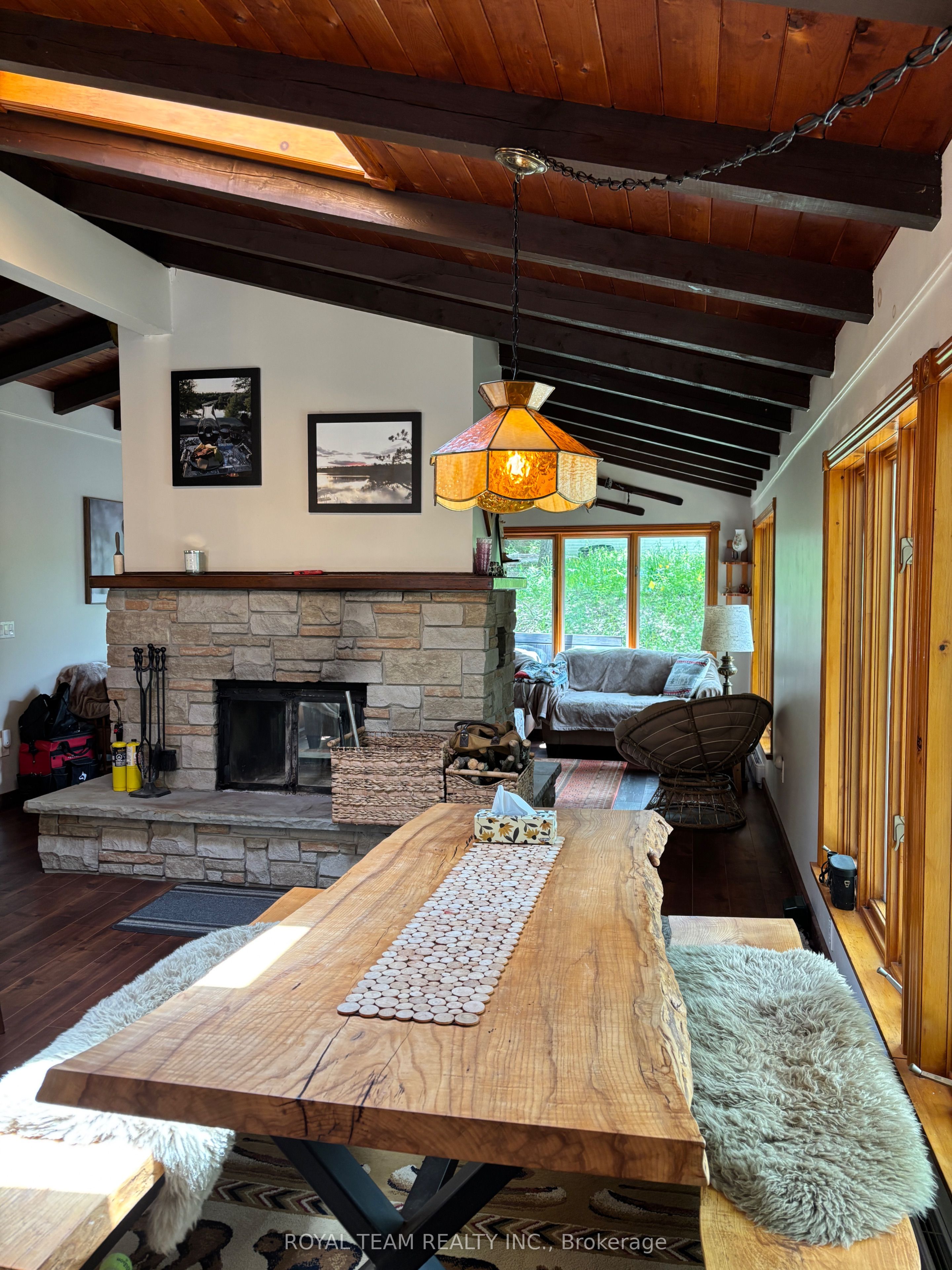 1851 Deep Bay Road Property Photo 7