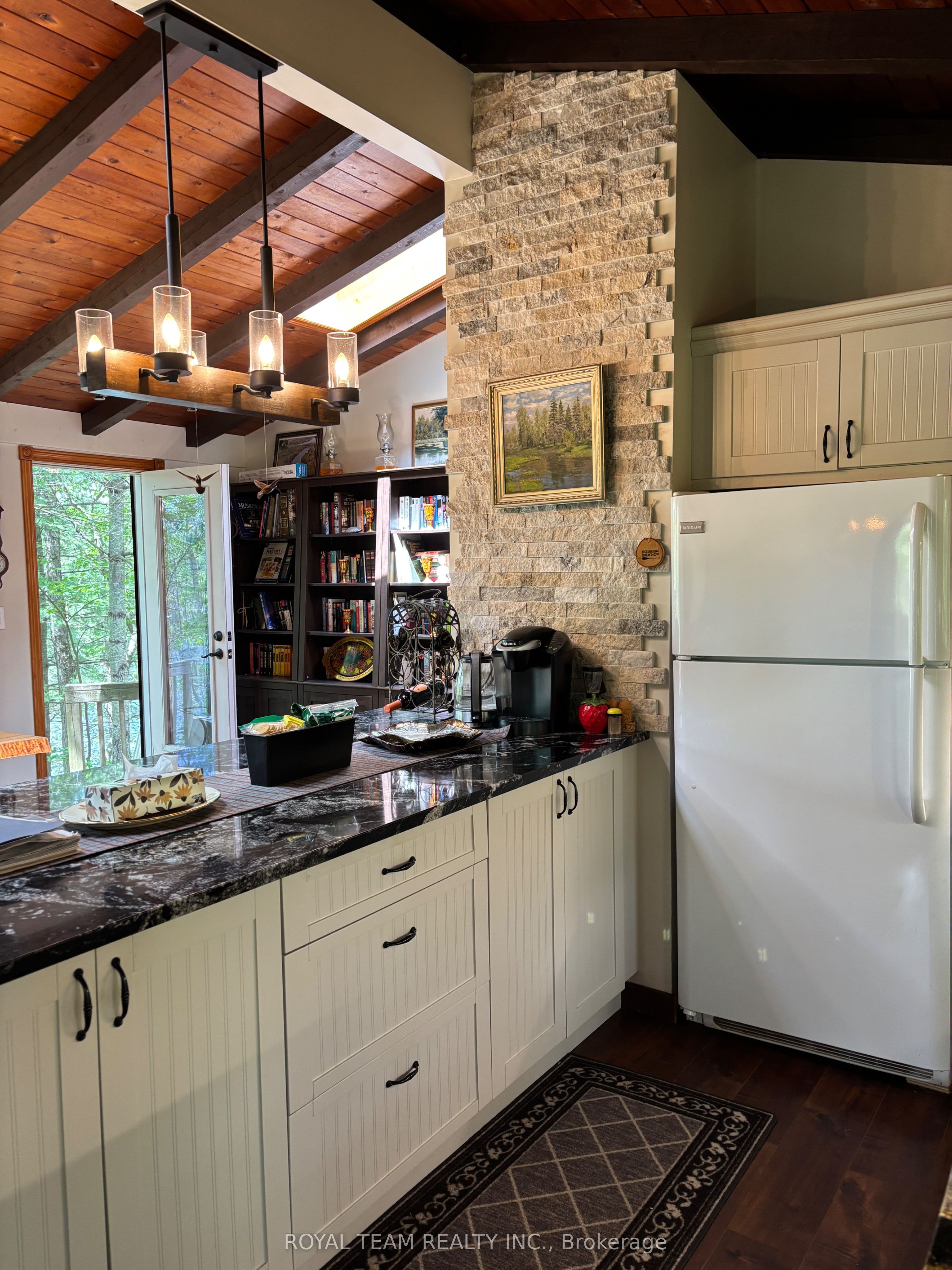 1851 Deep Bay Road Property Photo 13