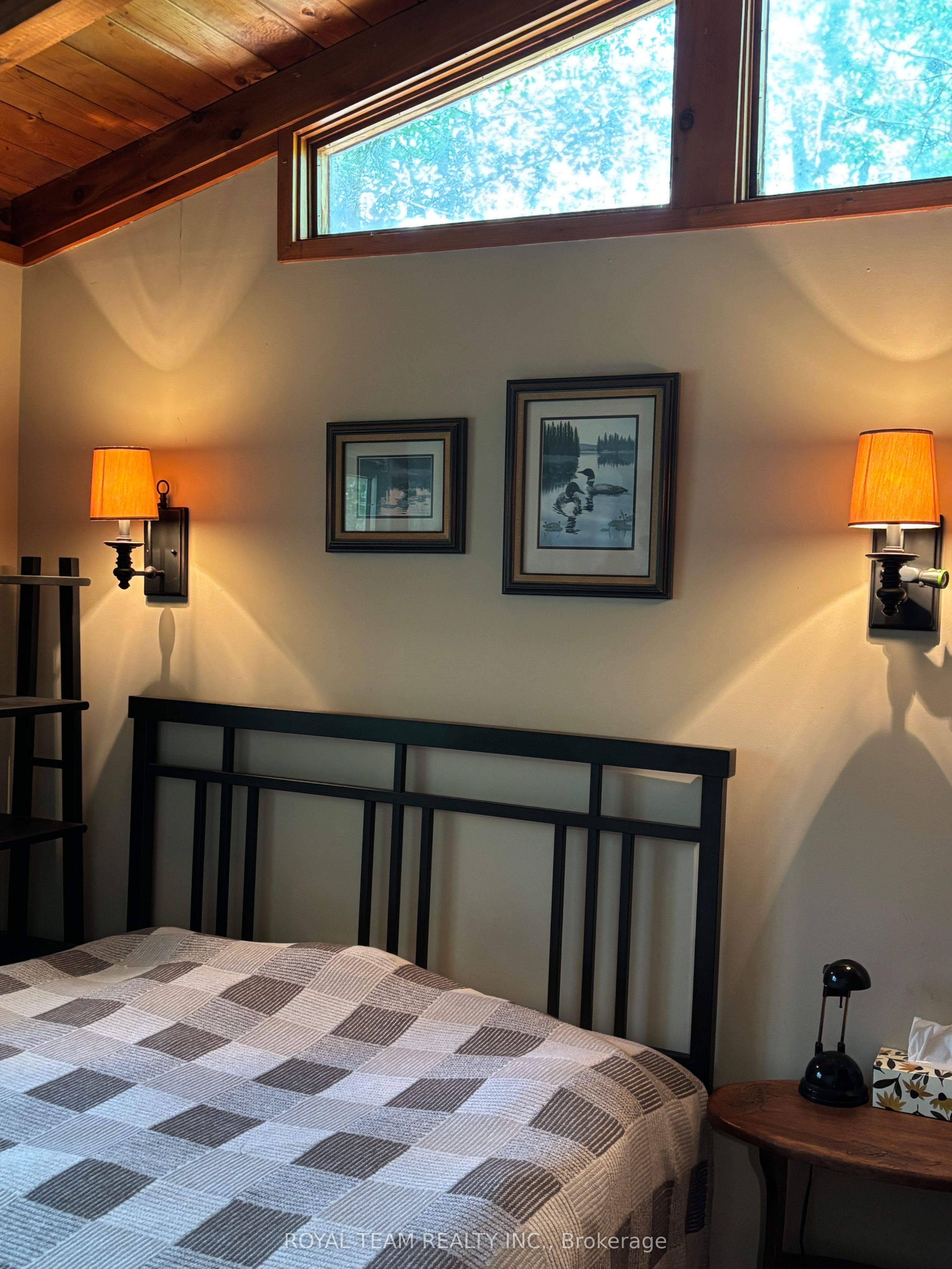 1851 Deep Bay Road Property Photo 15
