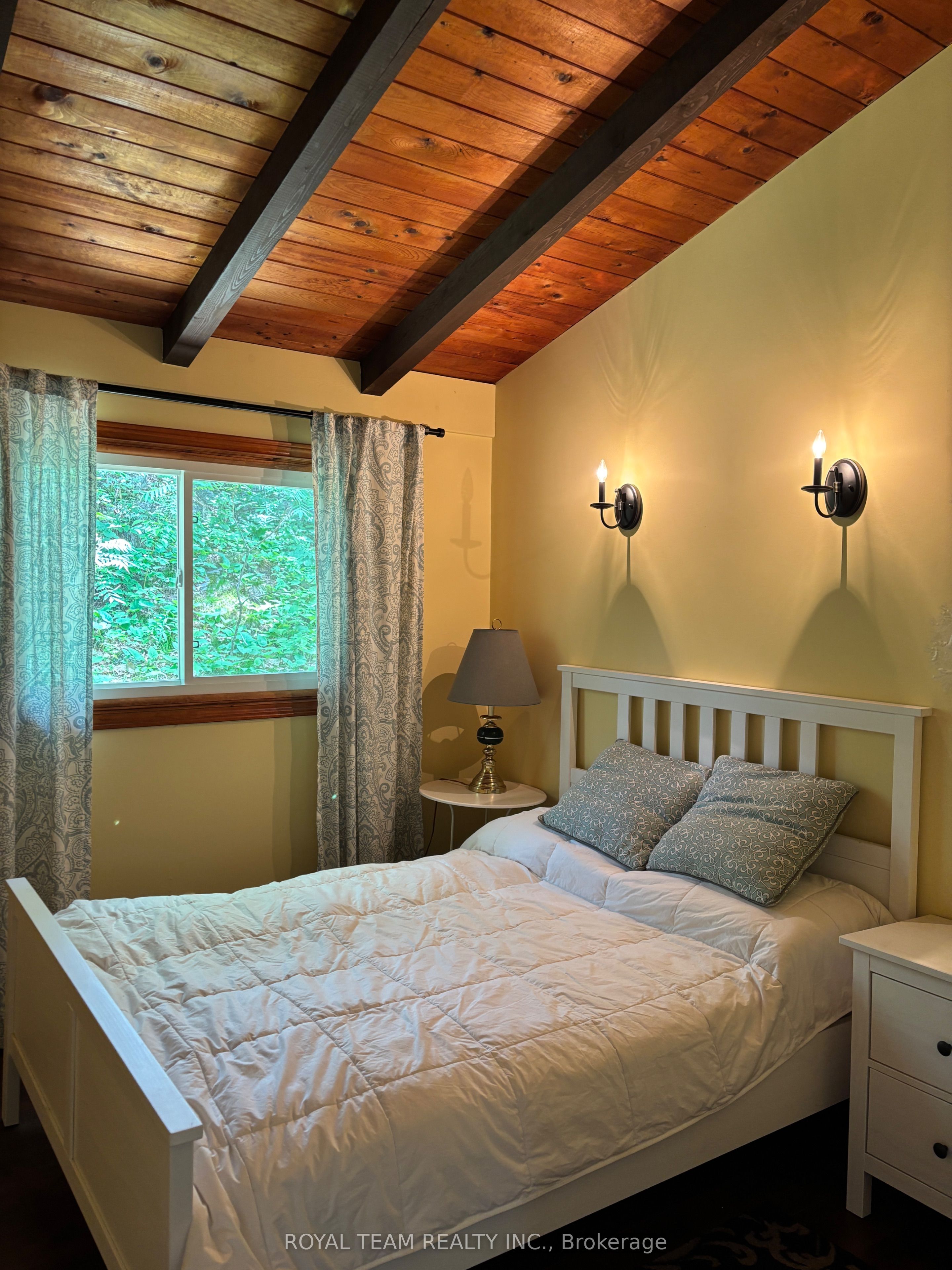 1851 Deep Bay Road Property Photo 22