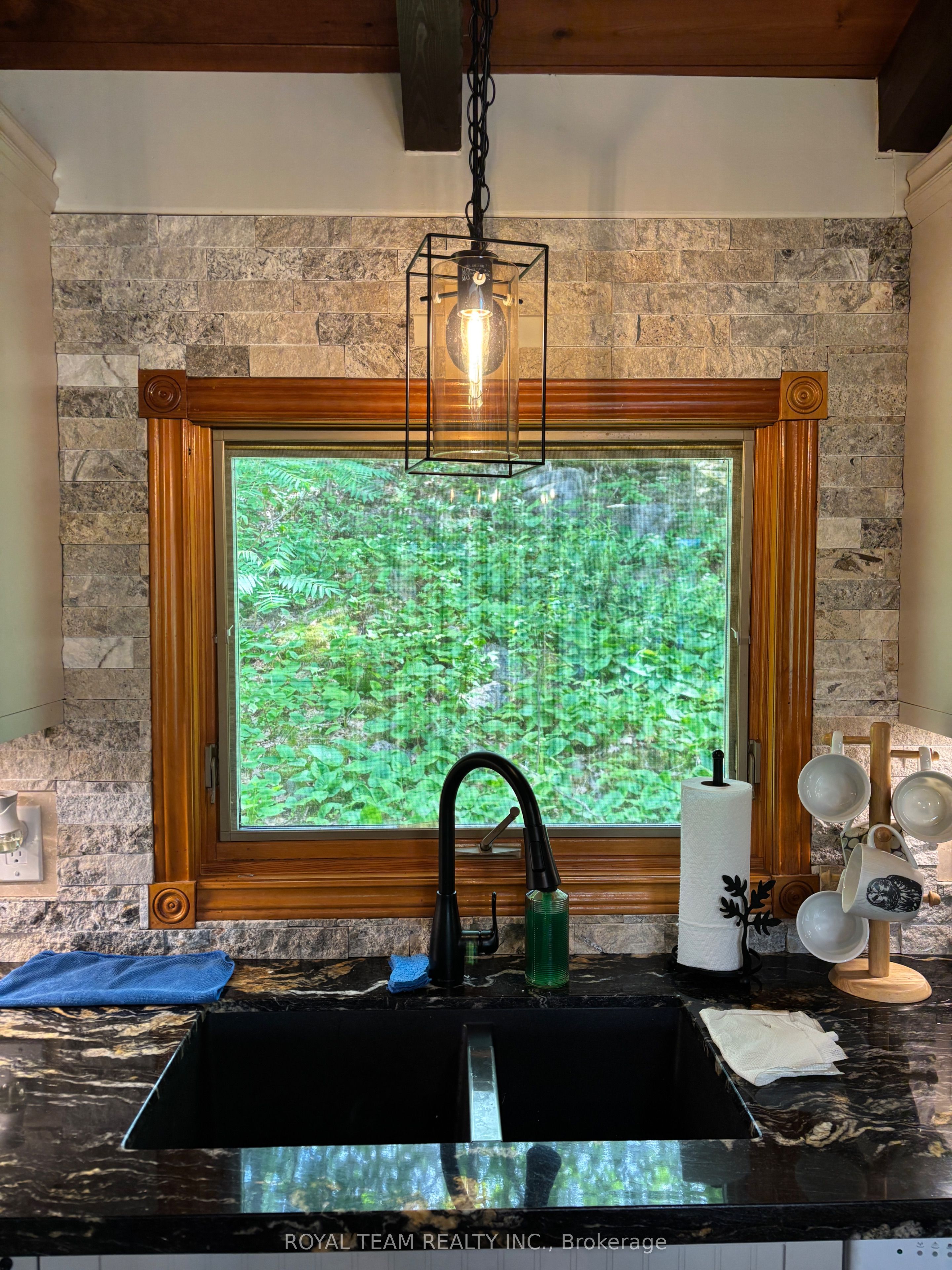 1851 Deep Bay Road Property Photo 30
