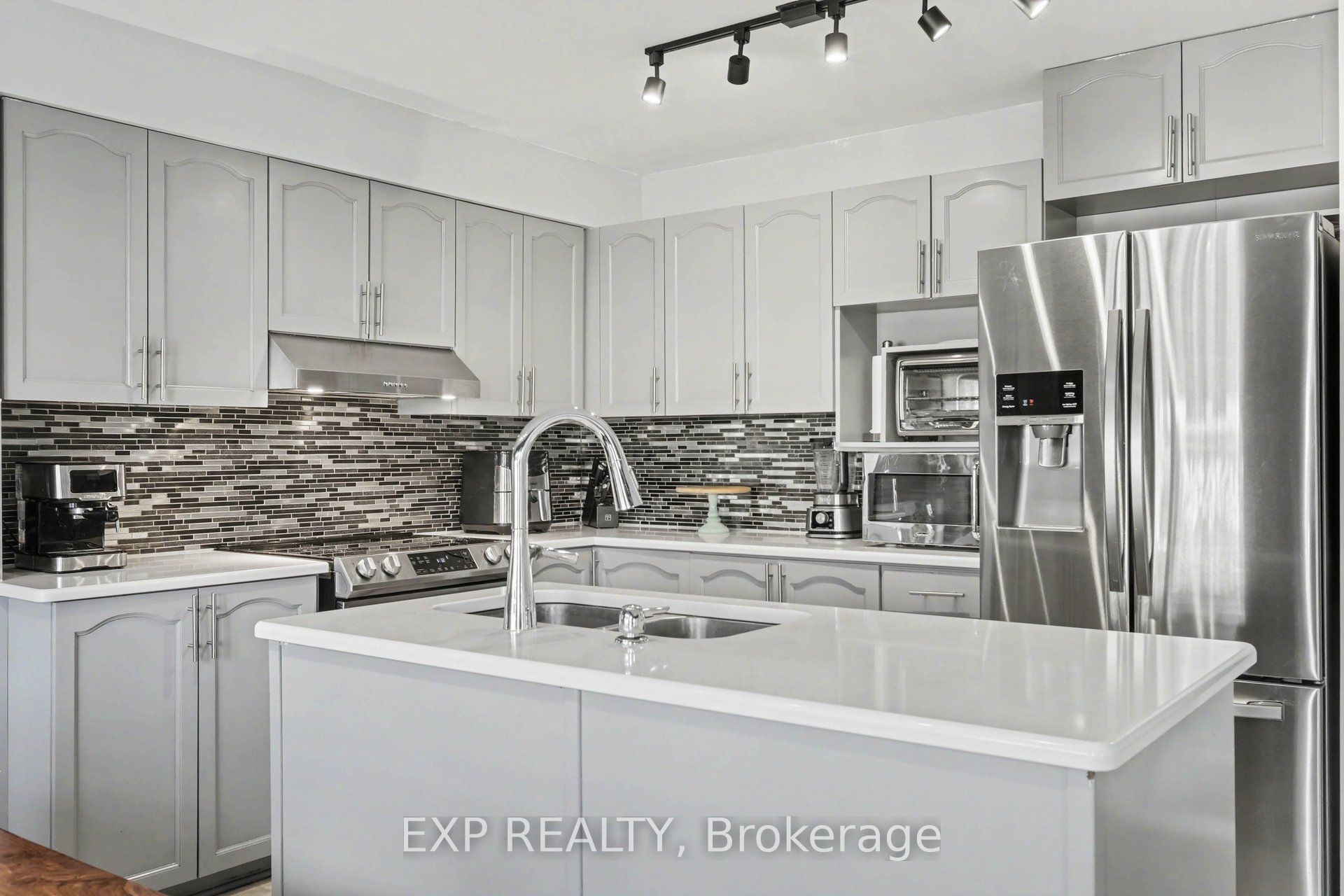 281 Sorento Street Property Photo 8