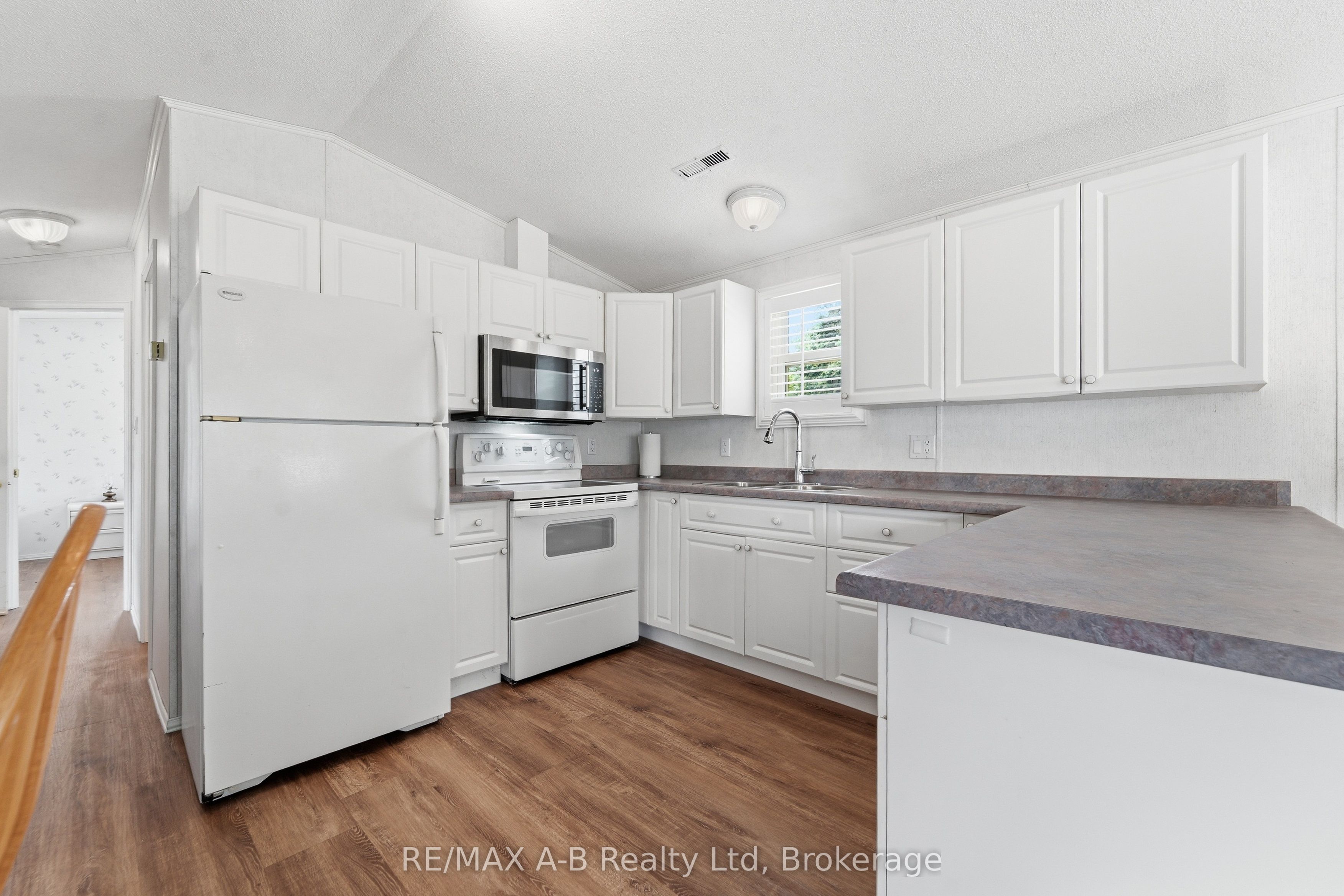 316489 31st Line 906 Property Photo 9