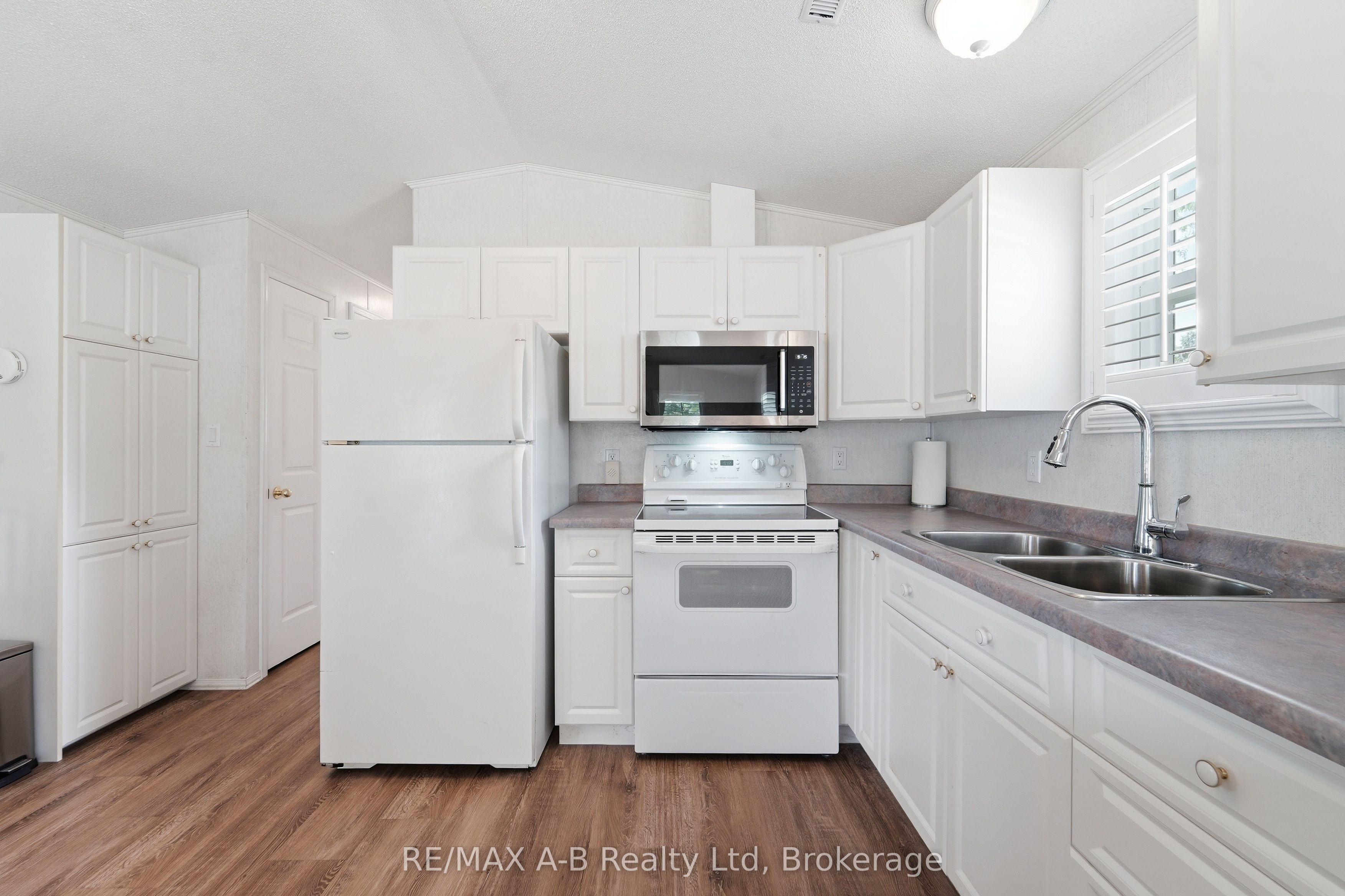 316489 31st Line 906 Property Photo 10