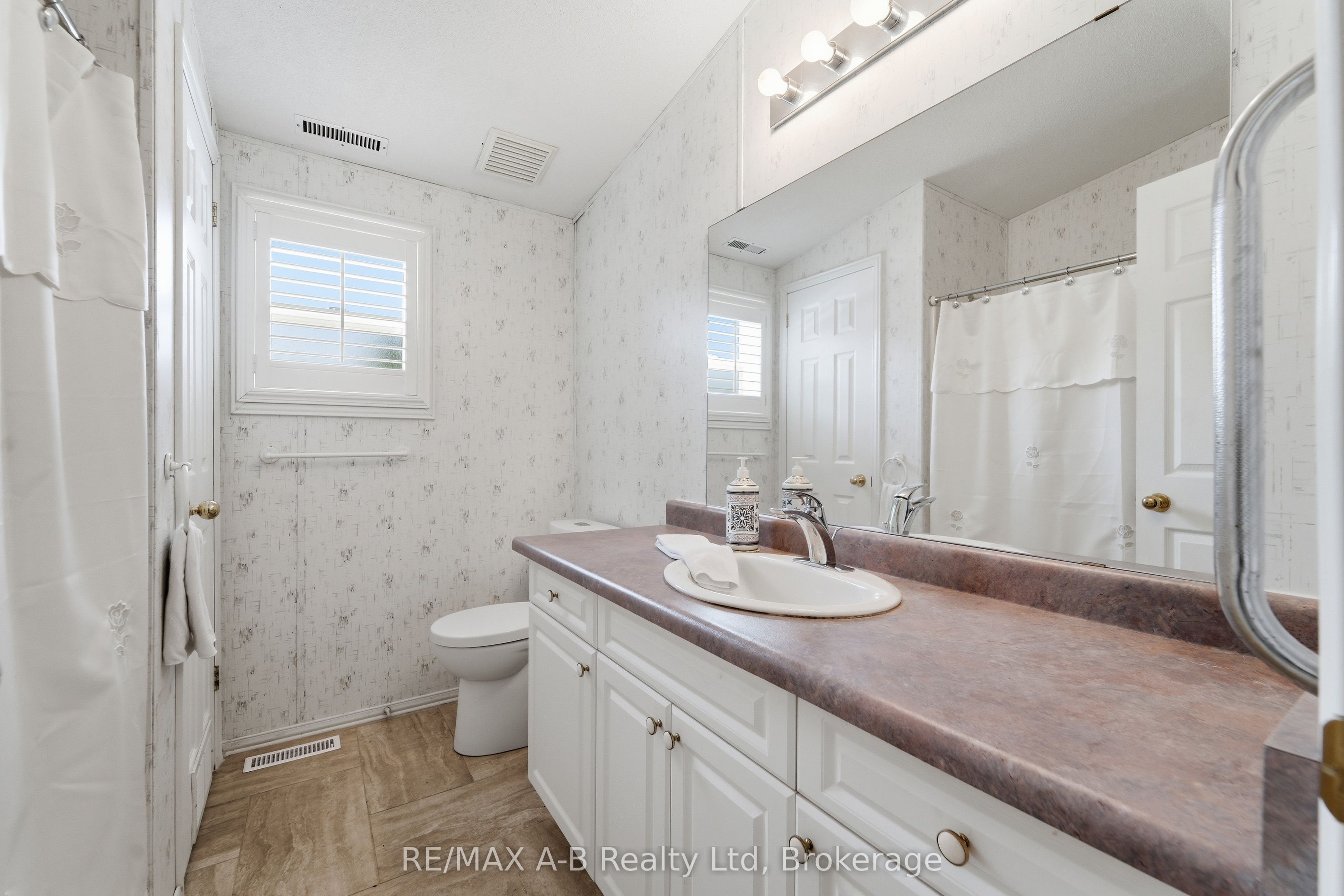 316489 31st Line 906 Property Photo 17