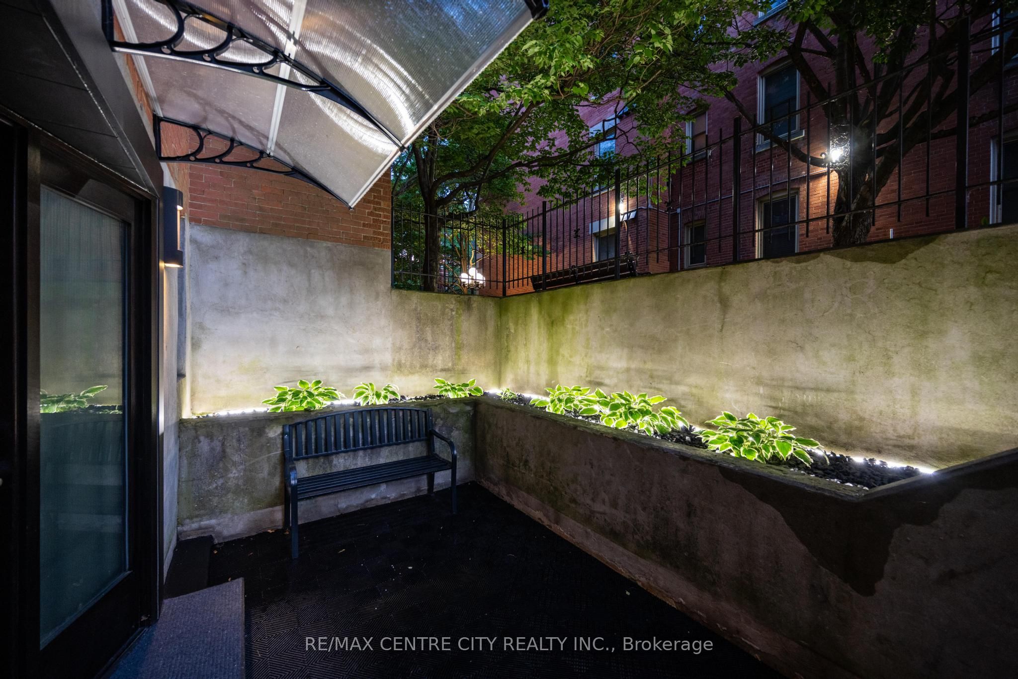 280 S Queens Avenue 1 Property Photo 4