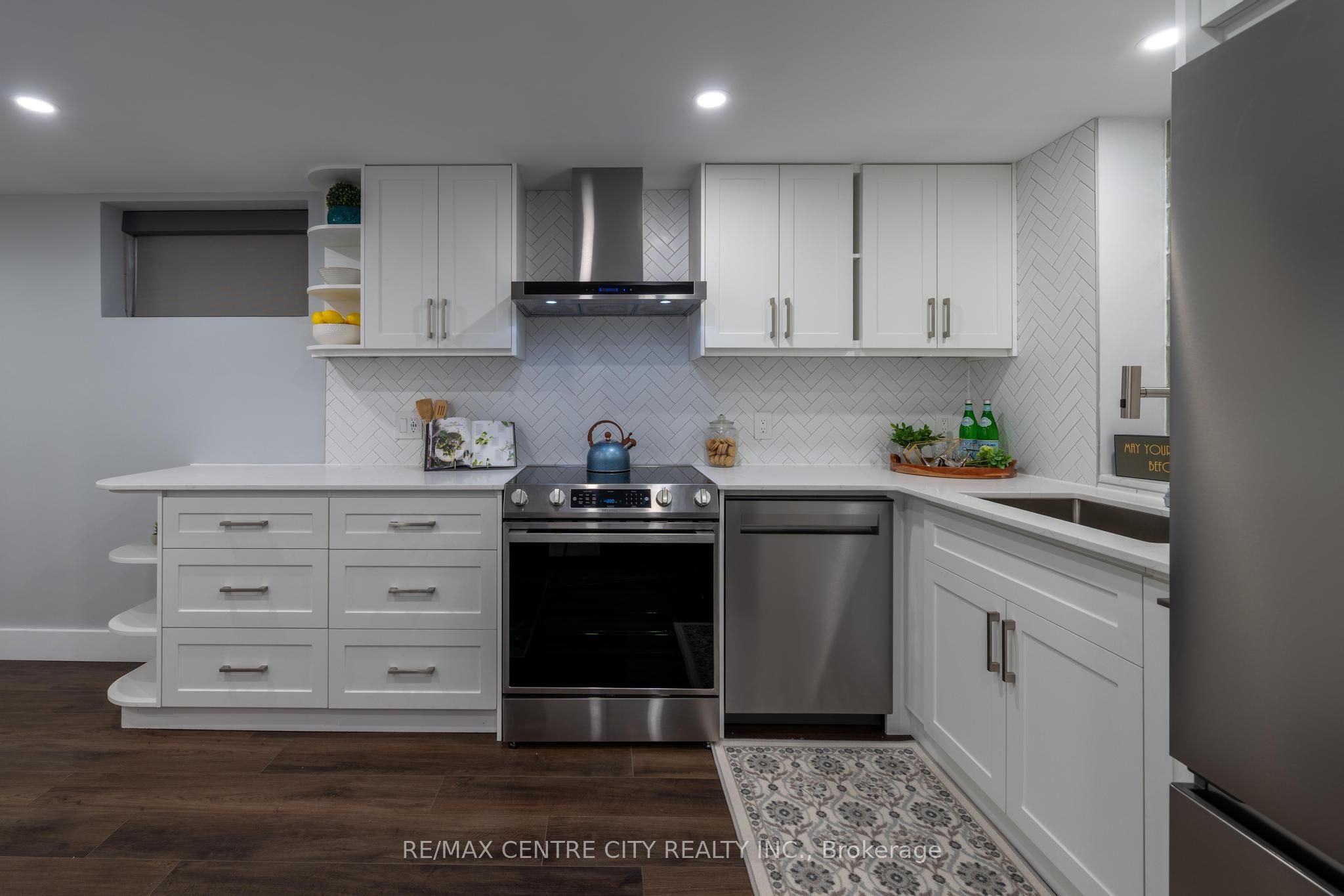 280 S Queens Avenue 1 Property Photo 6