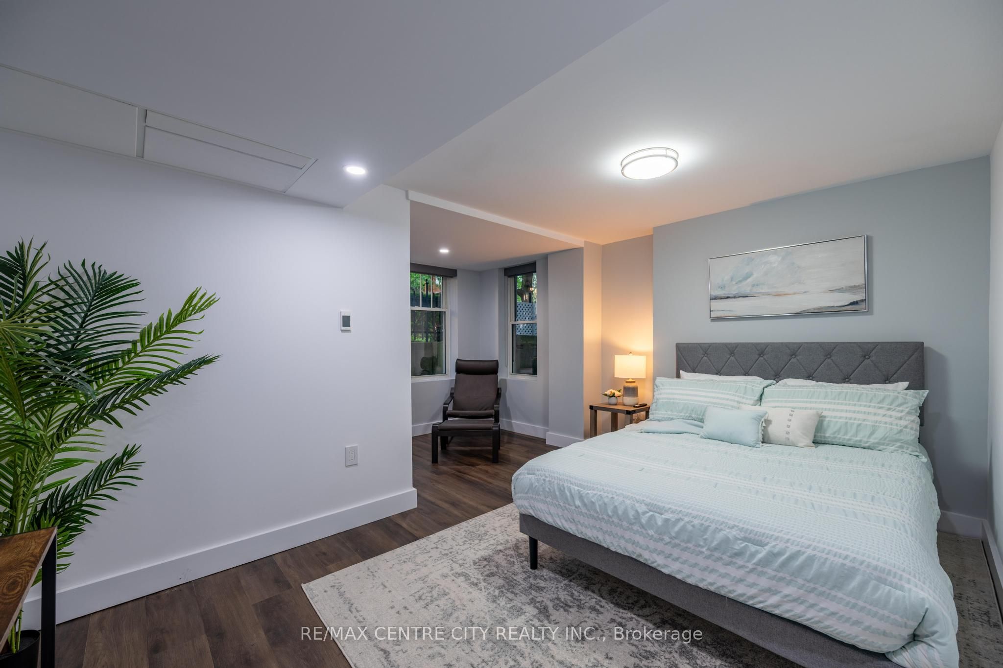 280 S Queens Avenue 1 Property Photo 19