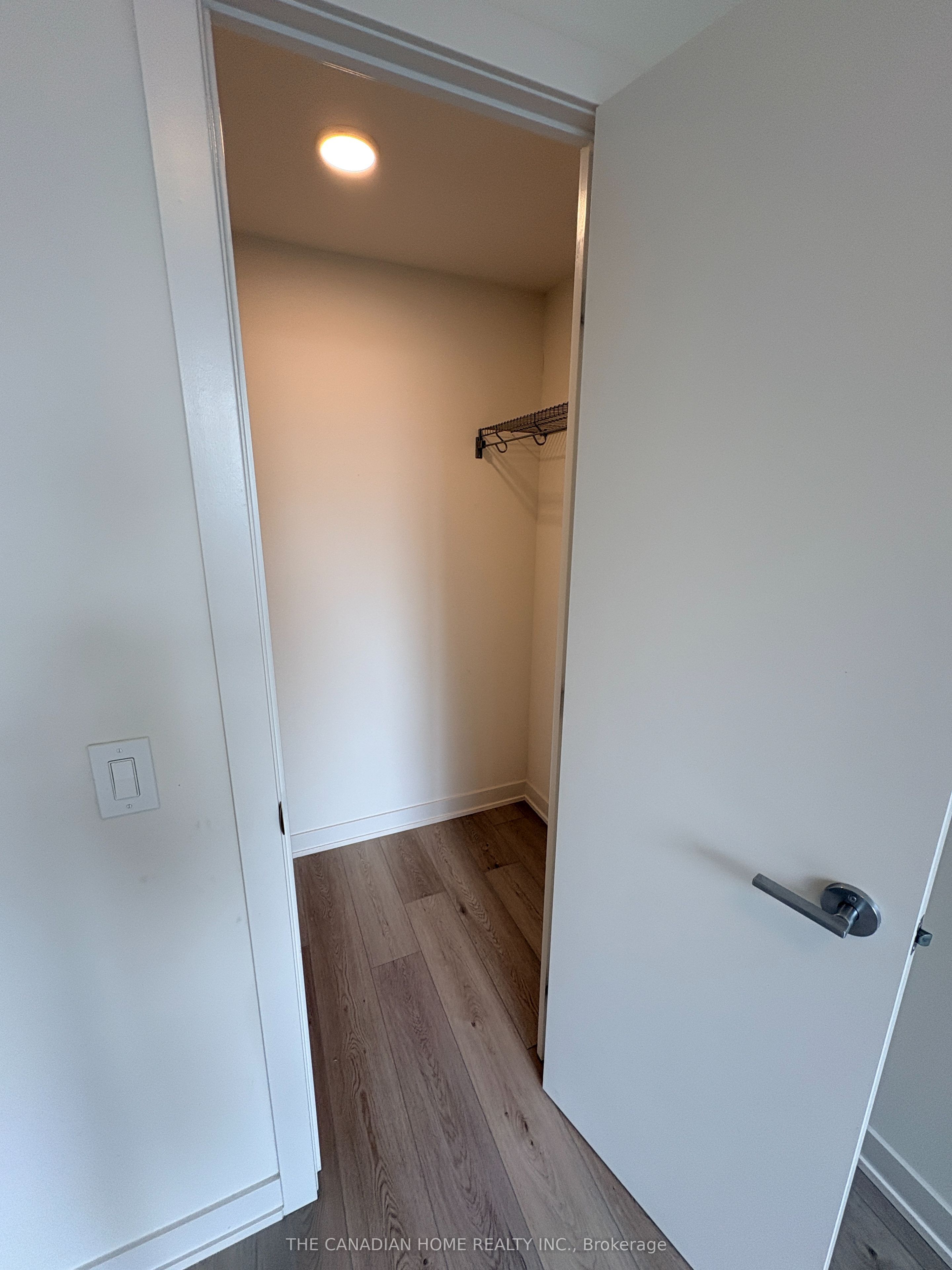 385 Winston Road W 204 Property Photo 12