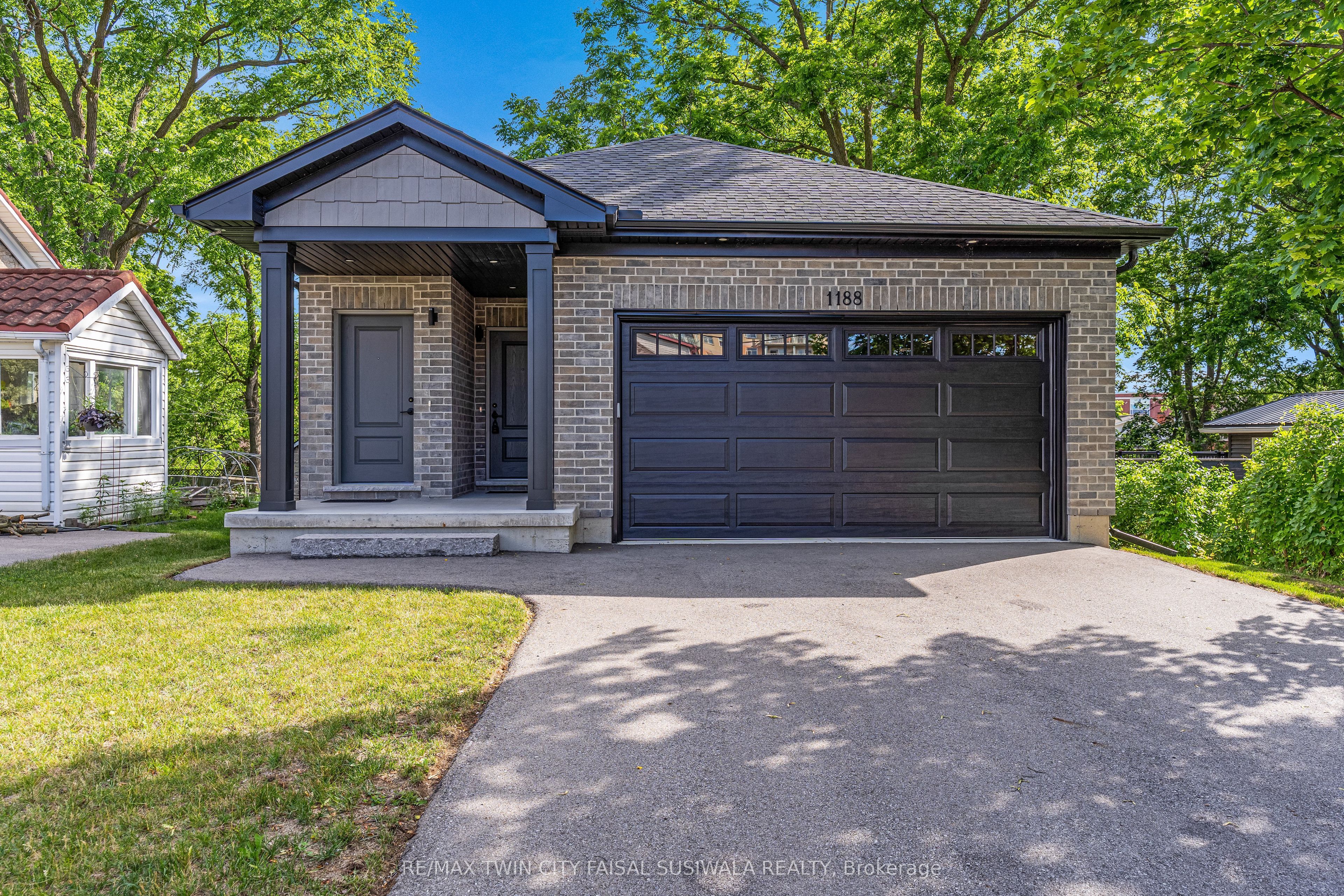 1188 Queenston Road Property Photo 1