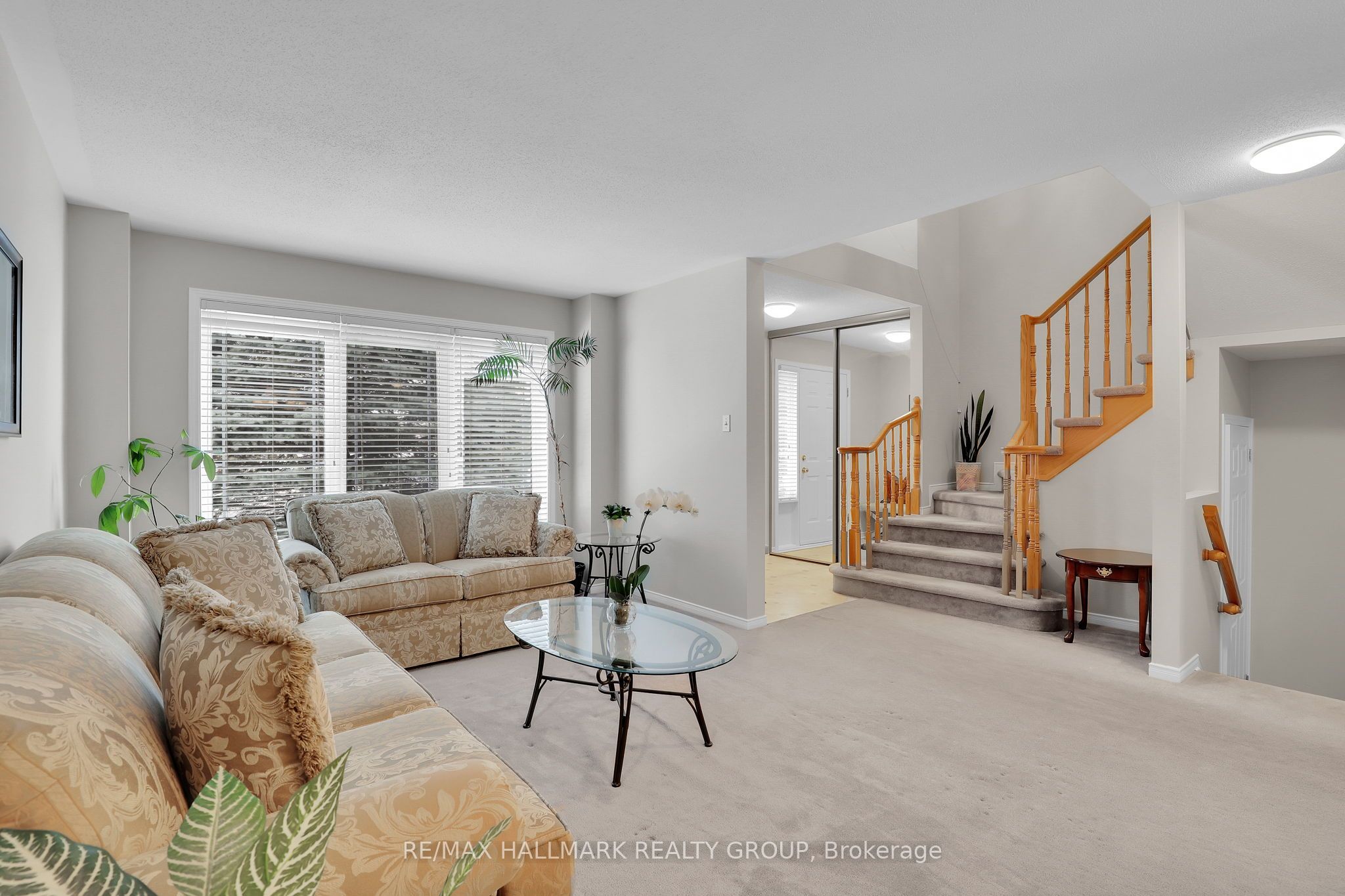 634 Aquaview Drive Property Photo 2