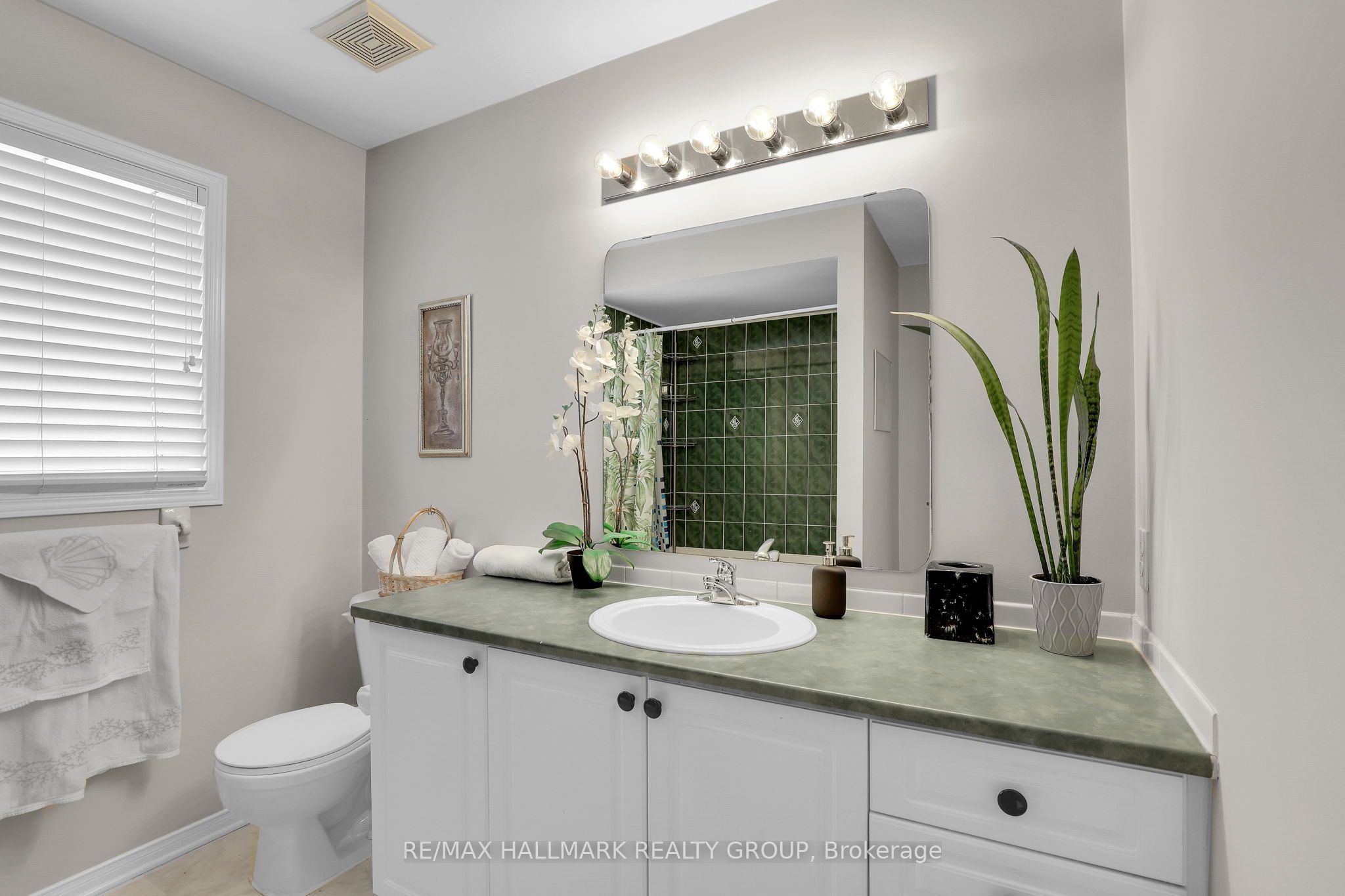 634 Aquaview Drive Property Photo 13