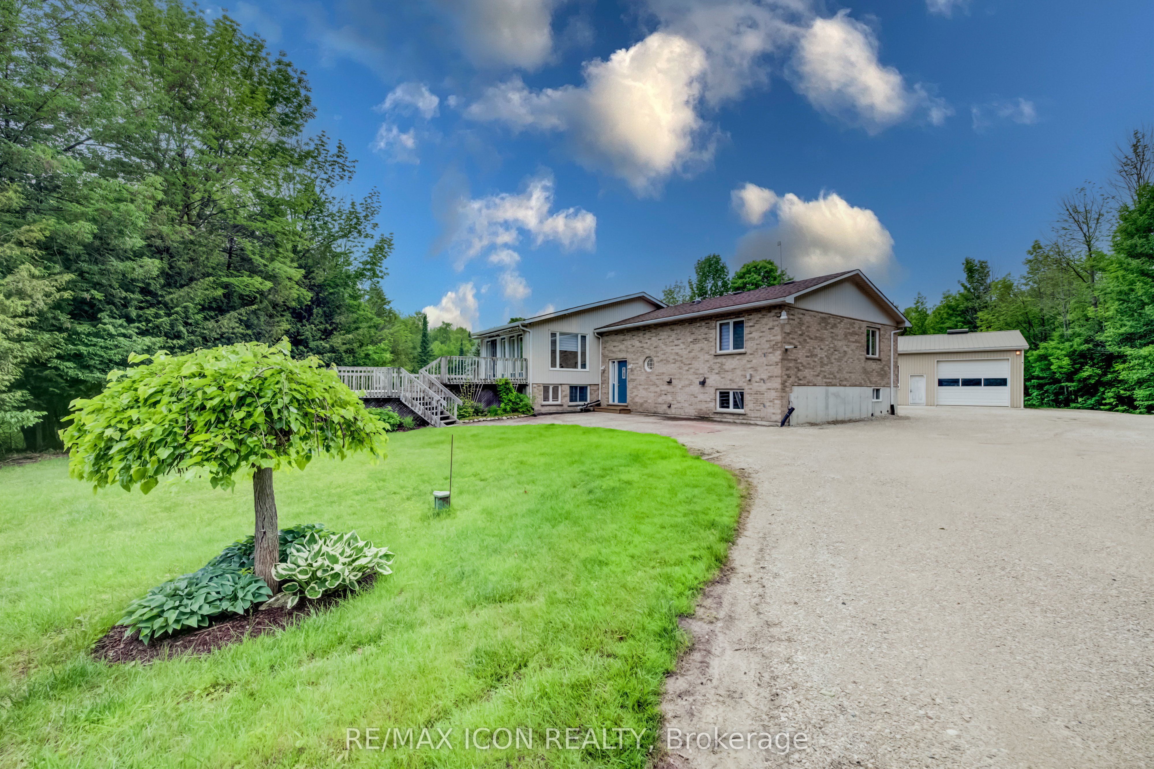 7298 8 Side Road W Property Photo 2