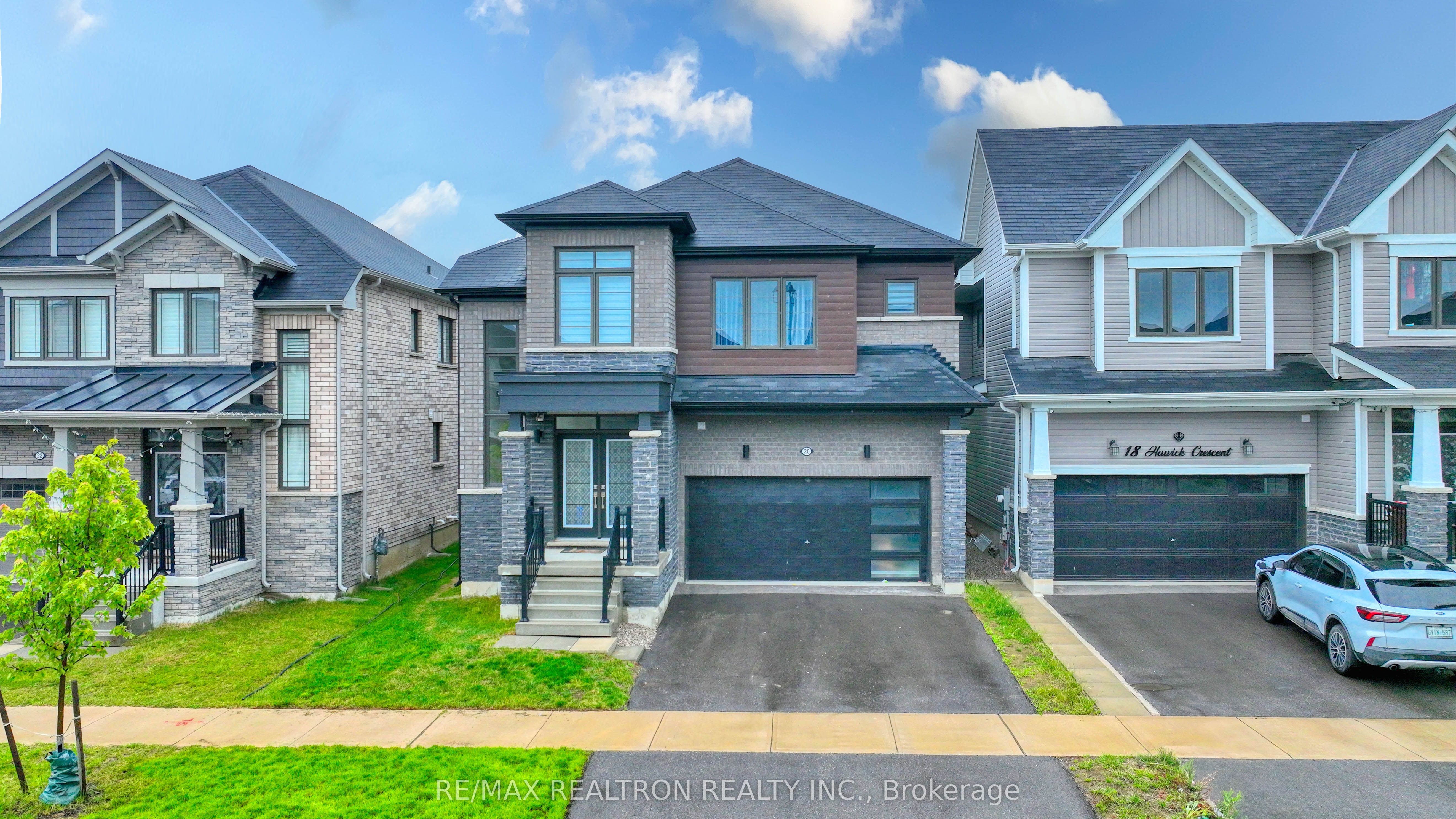 20 Hawick Crescent Property Photo 2