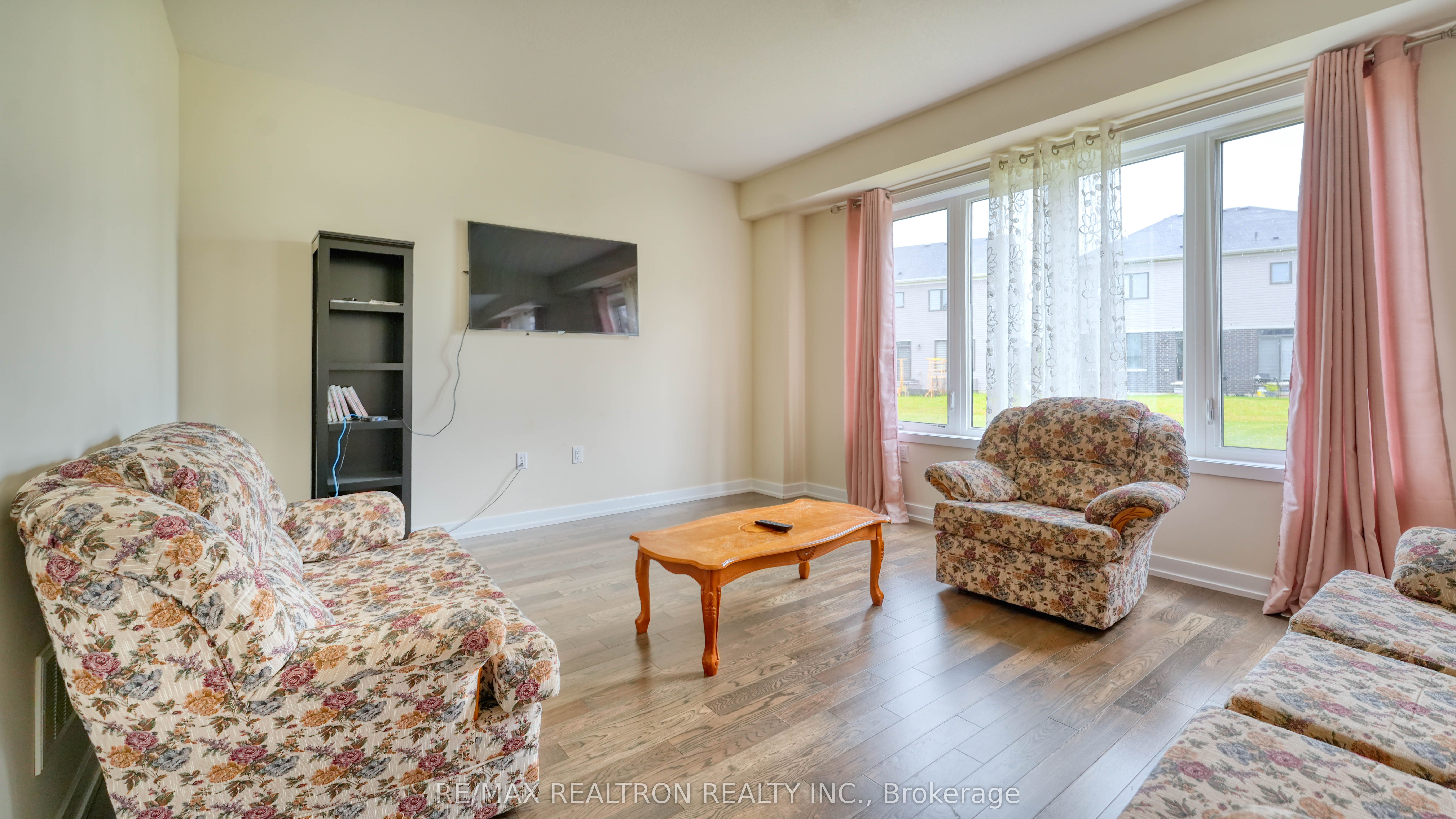 20 Hawick Crescent Property Photo 8