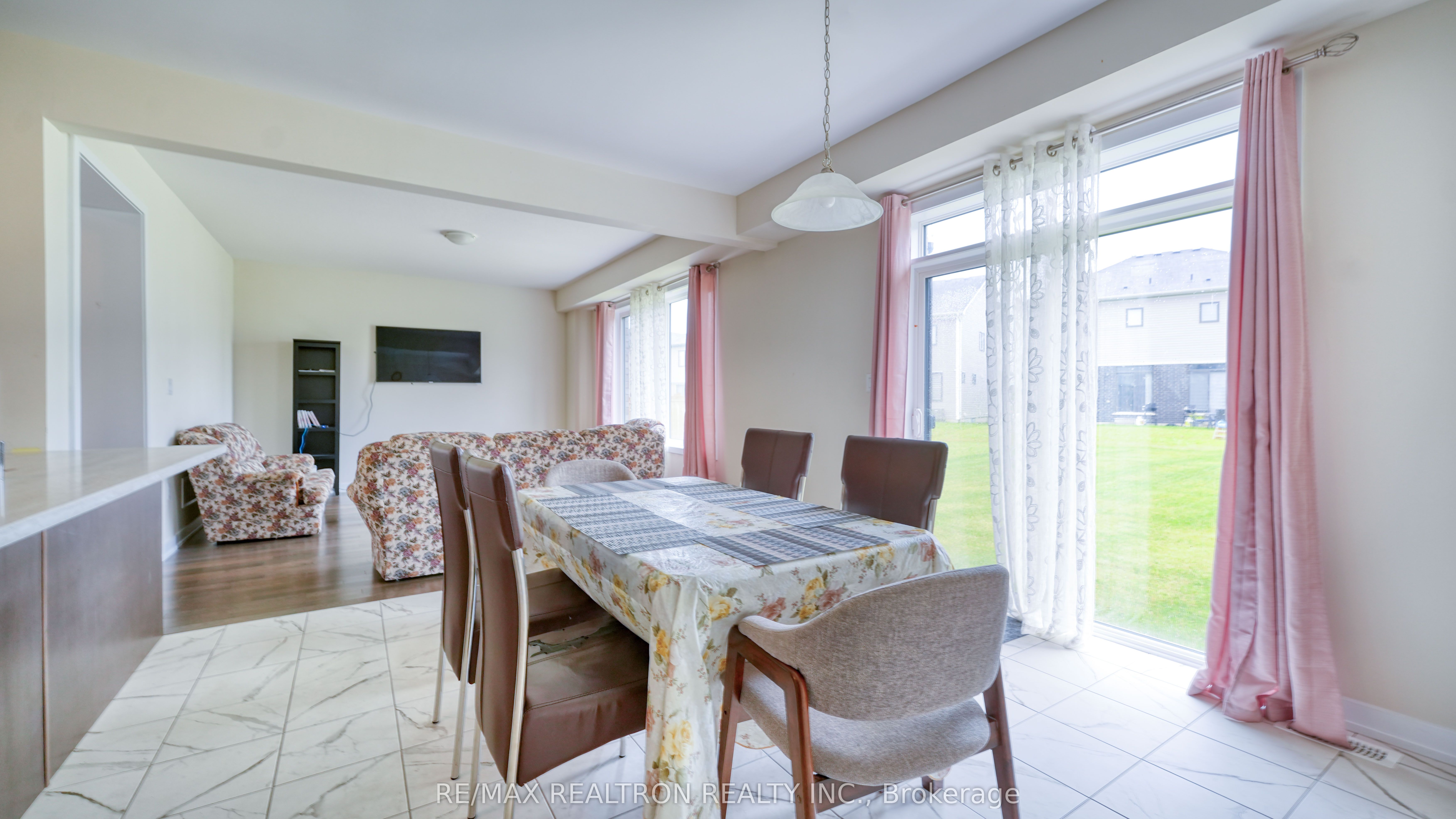 20 Hawick Crescent Property Photo 9