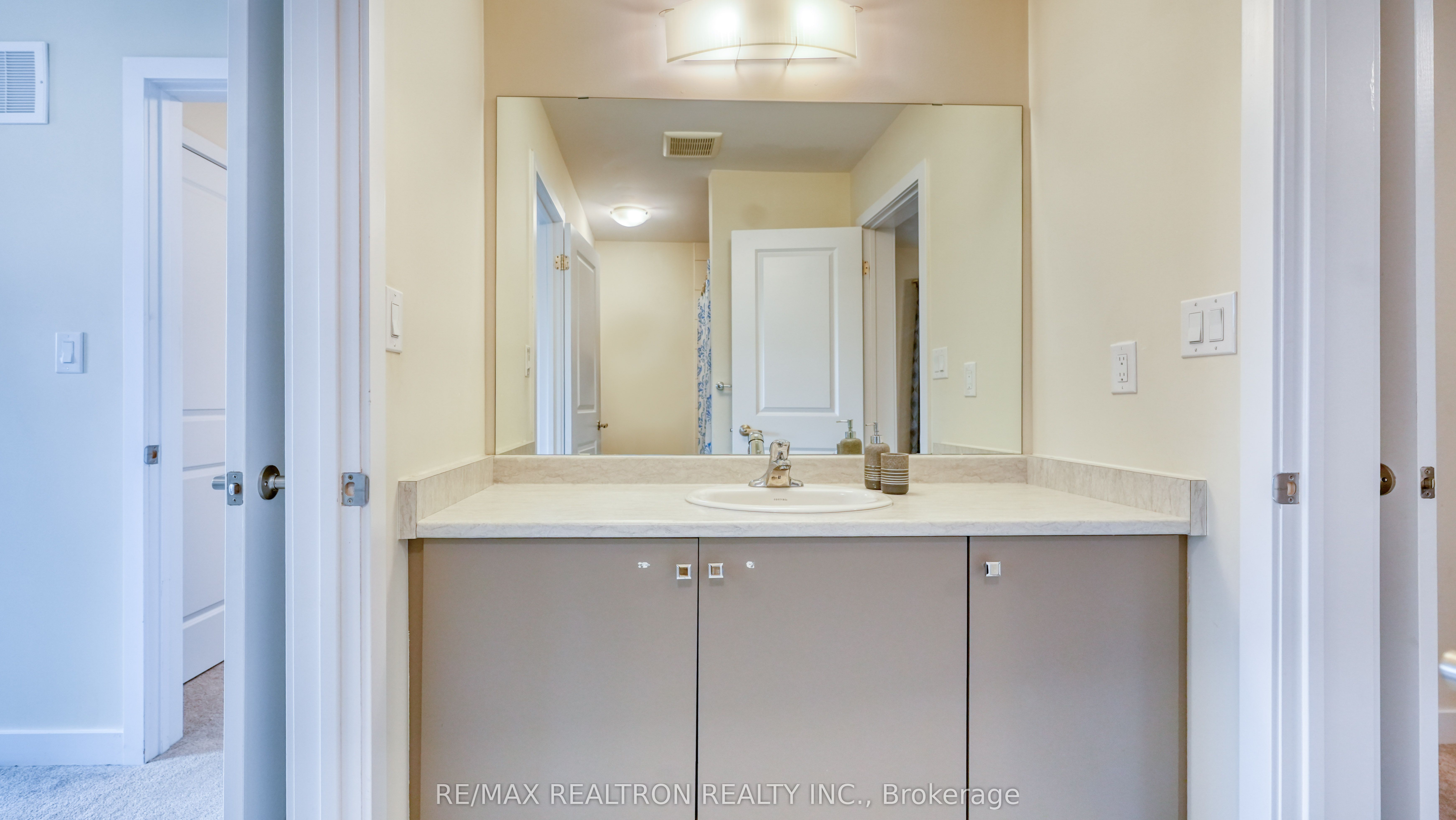 20 Hawick Crescent Property Photo 32