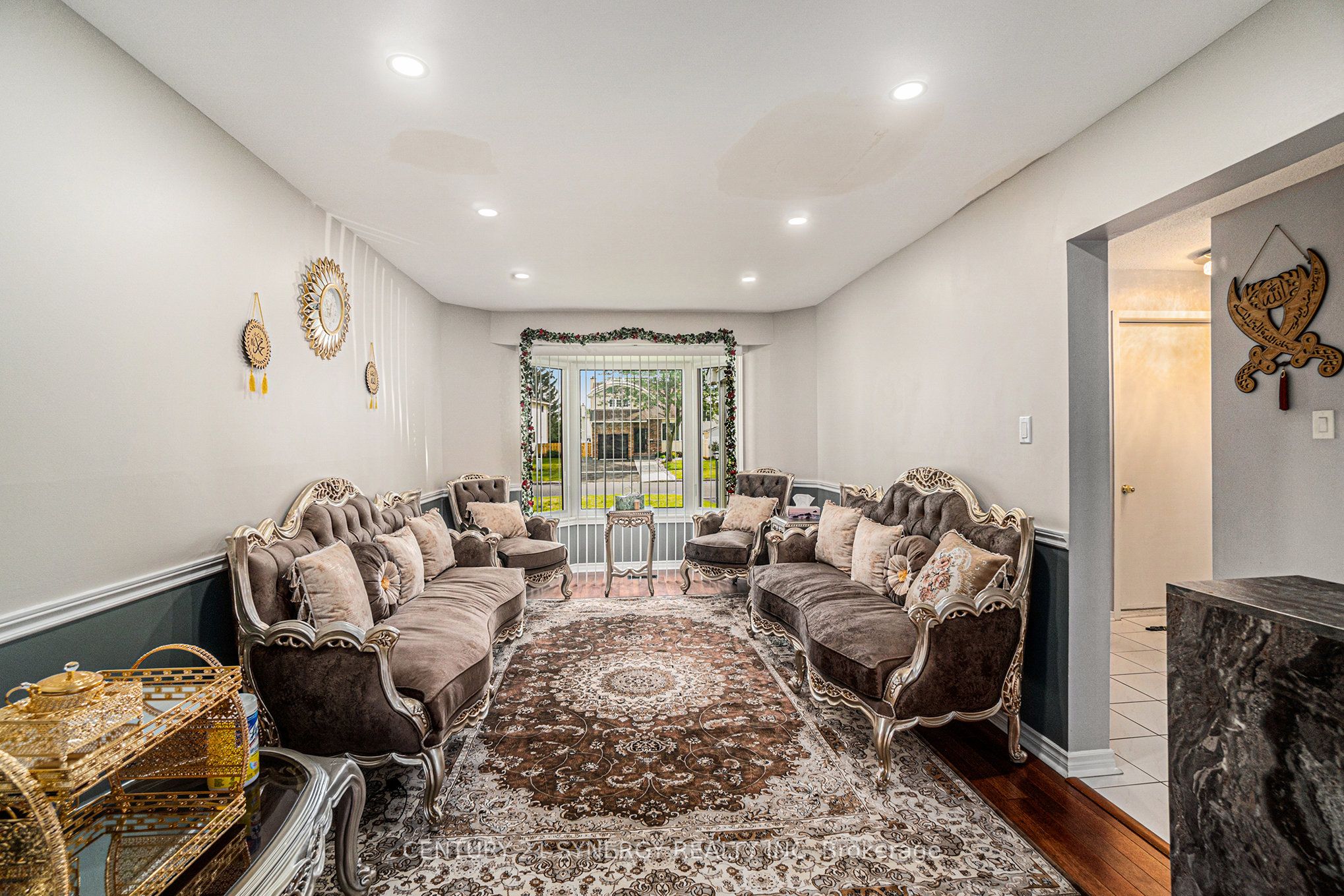 6415 Viseneau Drive Property Photo 3