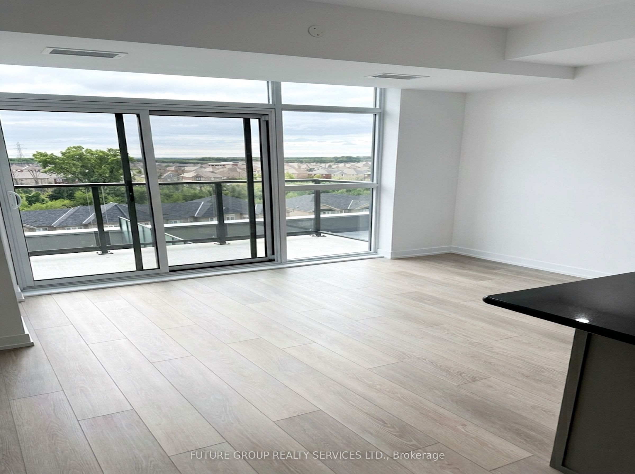 460 Dundas Street E 612 Property Photo 6