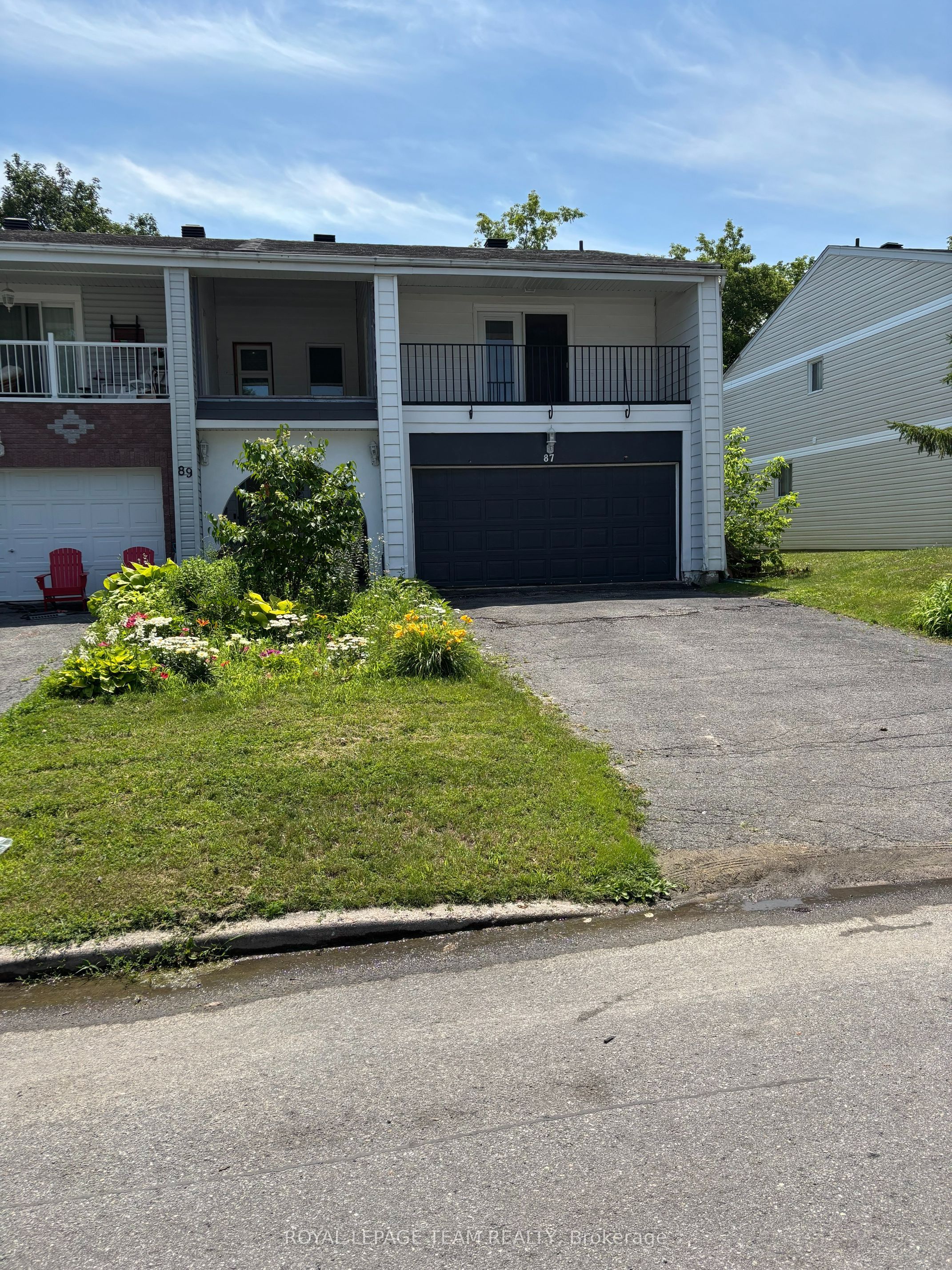 87 Grady Crescent Property Photo 1