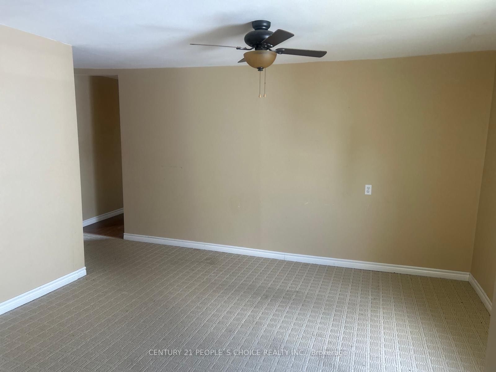 179 Main Street W Property Photo 2