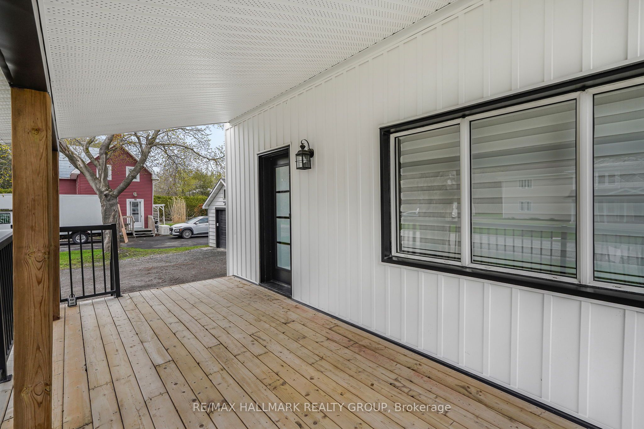 2545 Market Street Property Photo 6