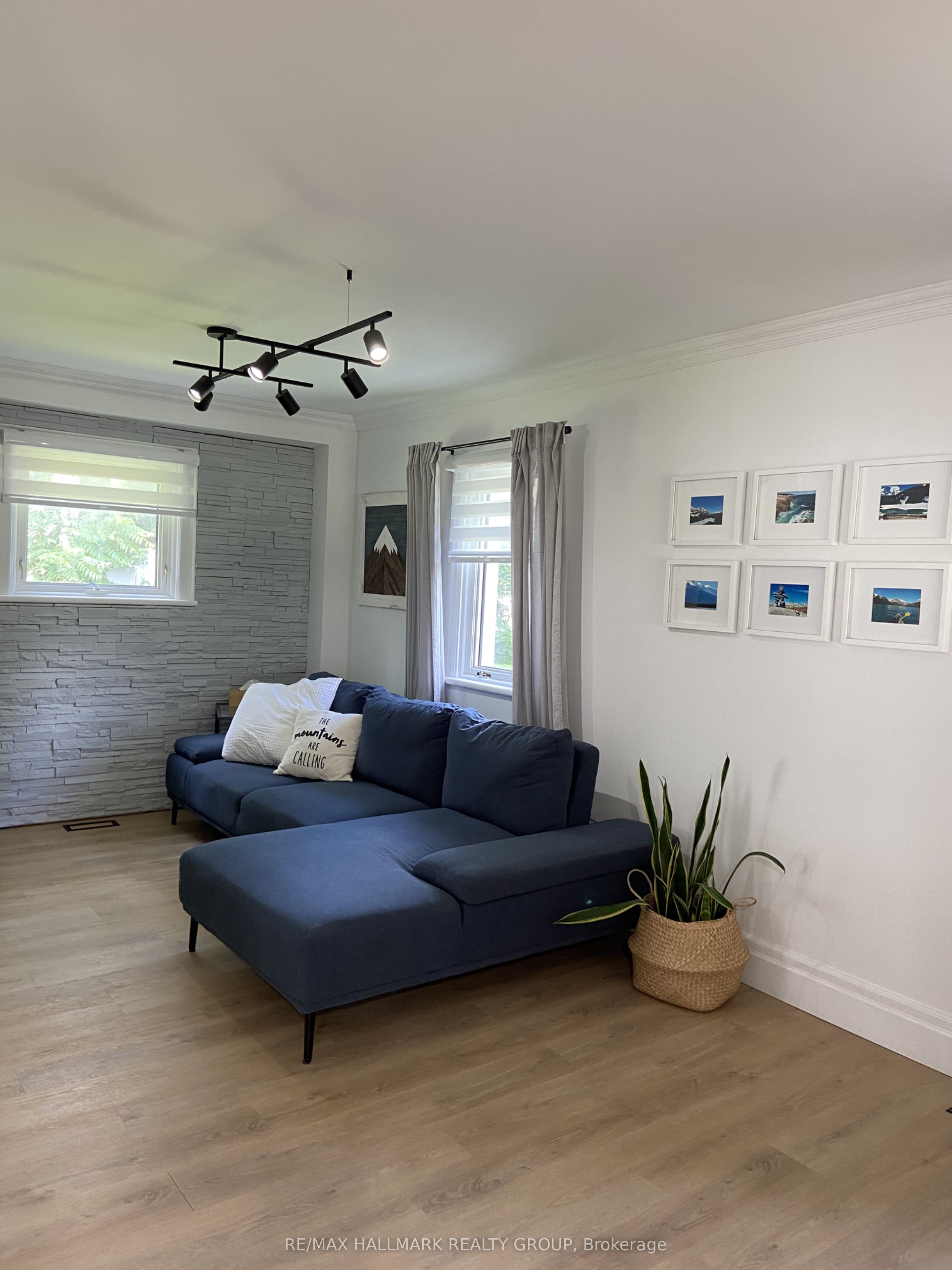 2545 Market Street Property Photo 7