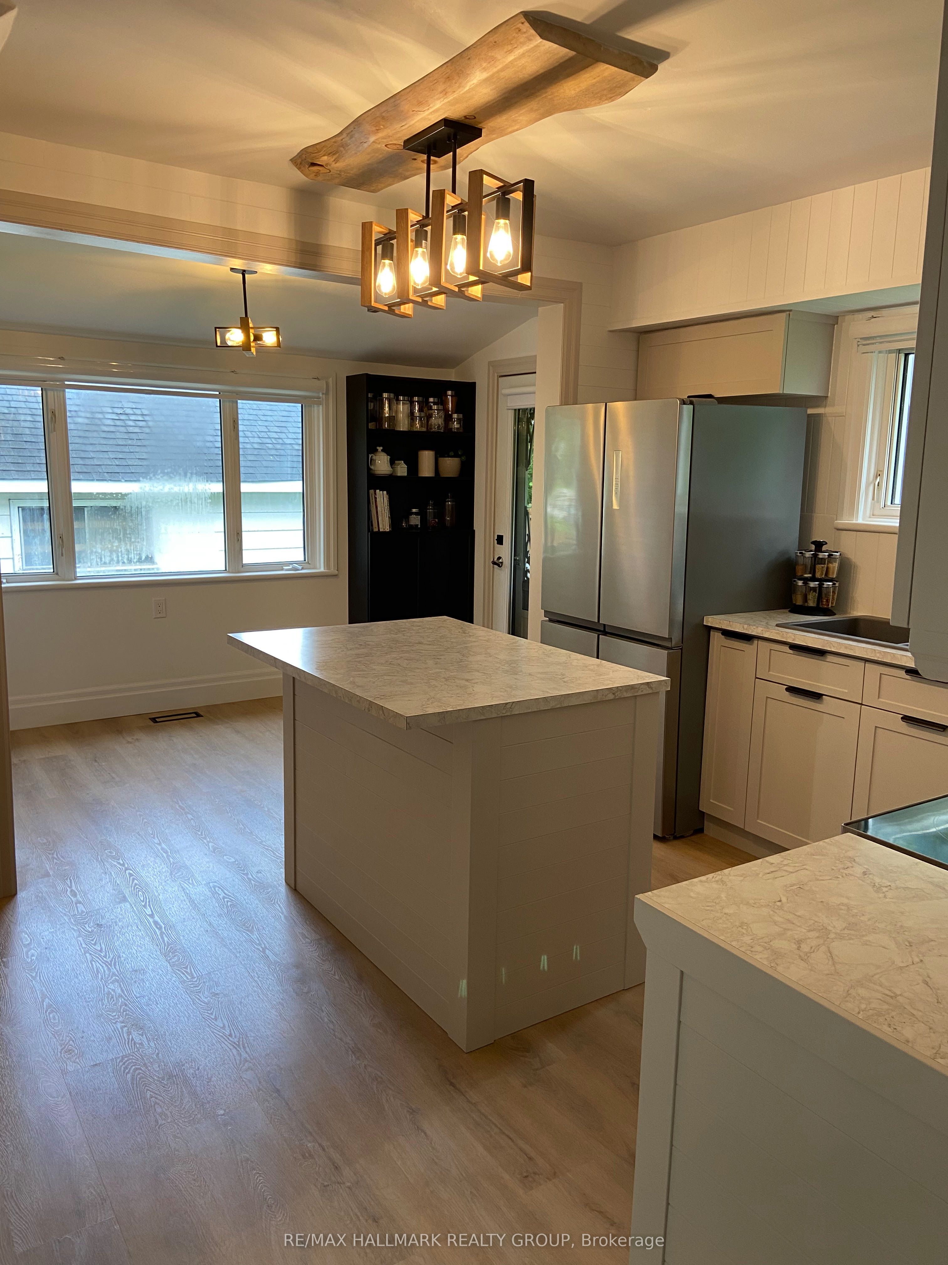 2545 Market Street Property Photo 14