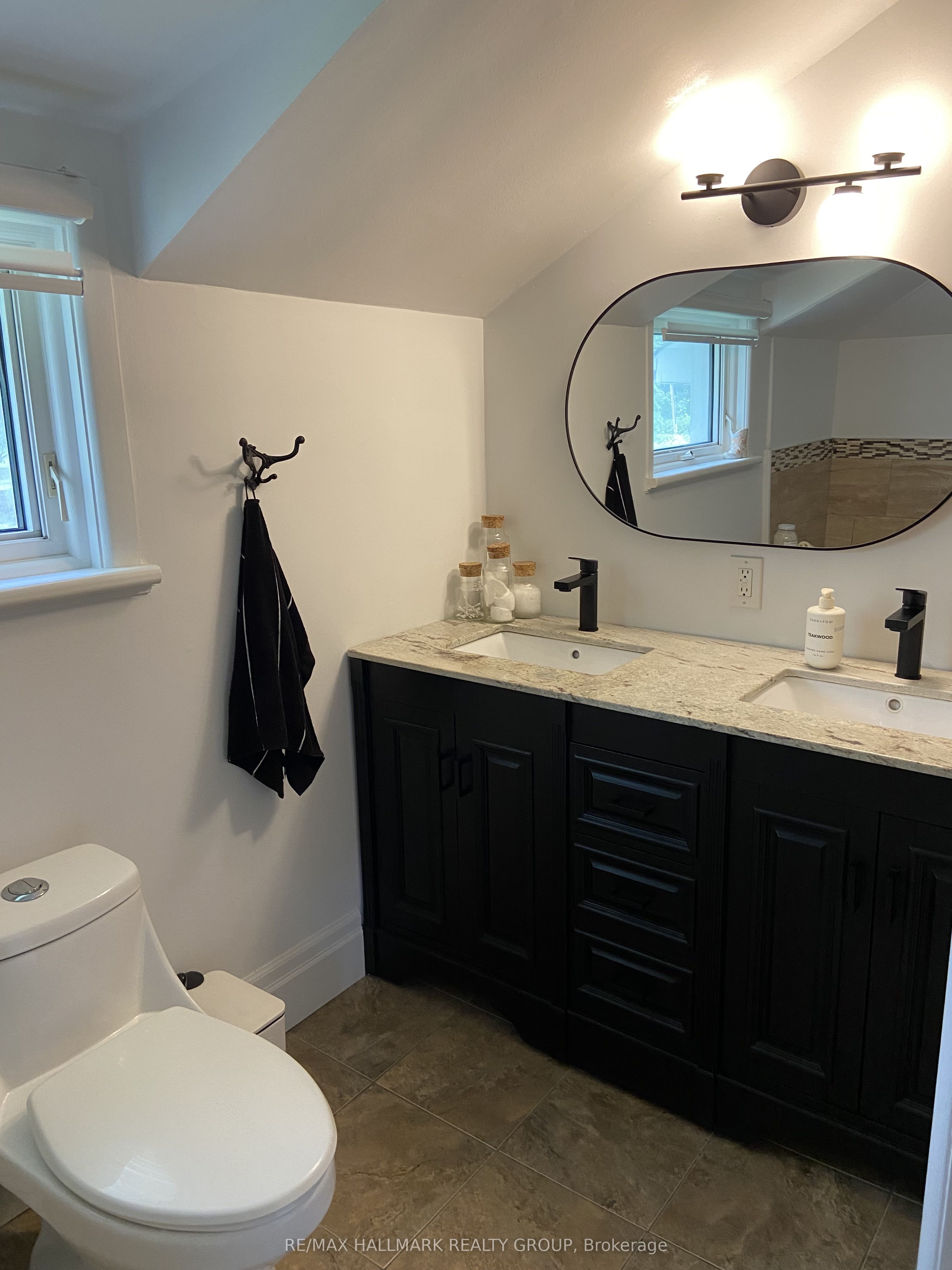 2545 Market Street Property Photo 16