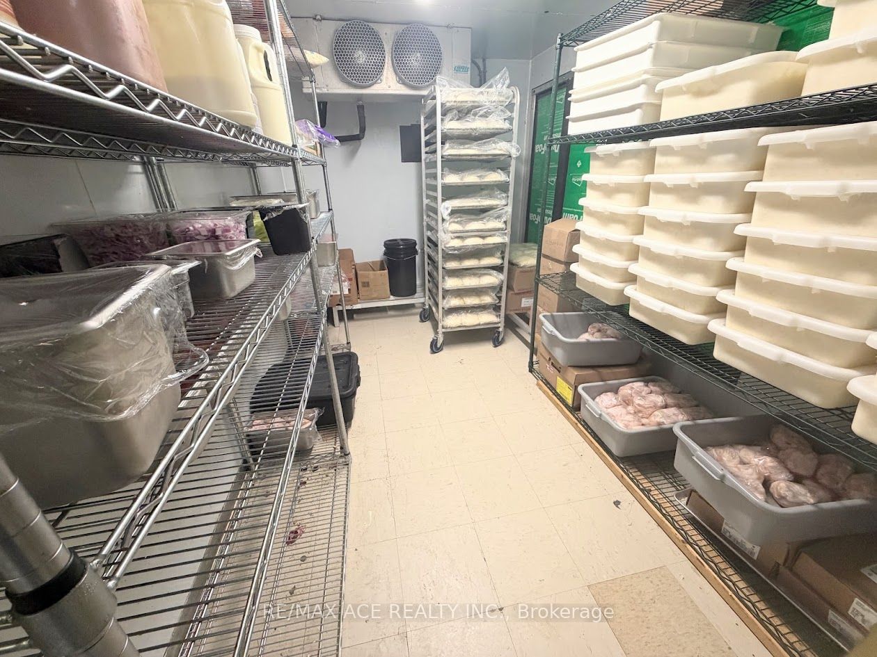 8278 Thorold Stone Road Unit 1a Property Photo 8