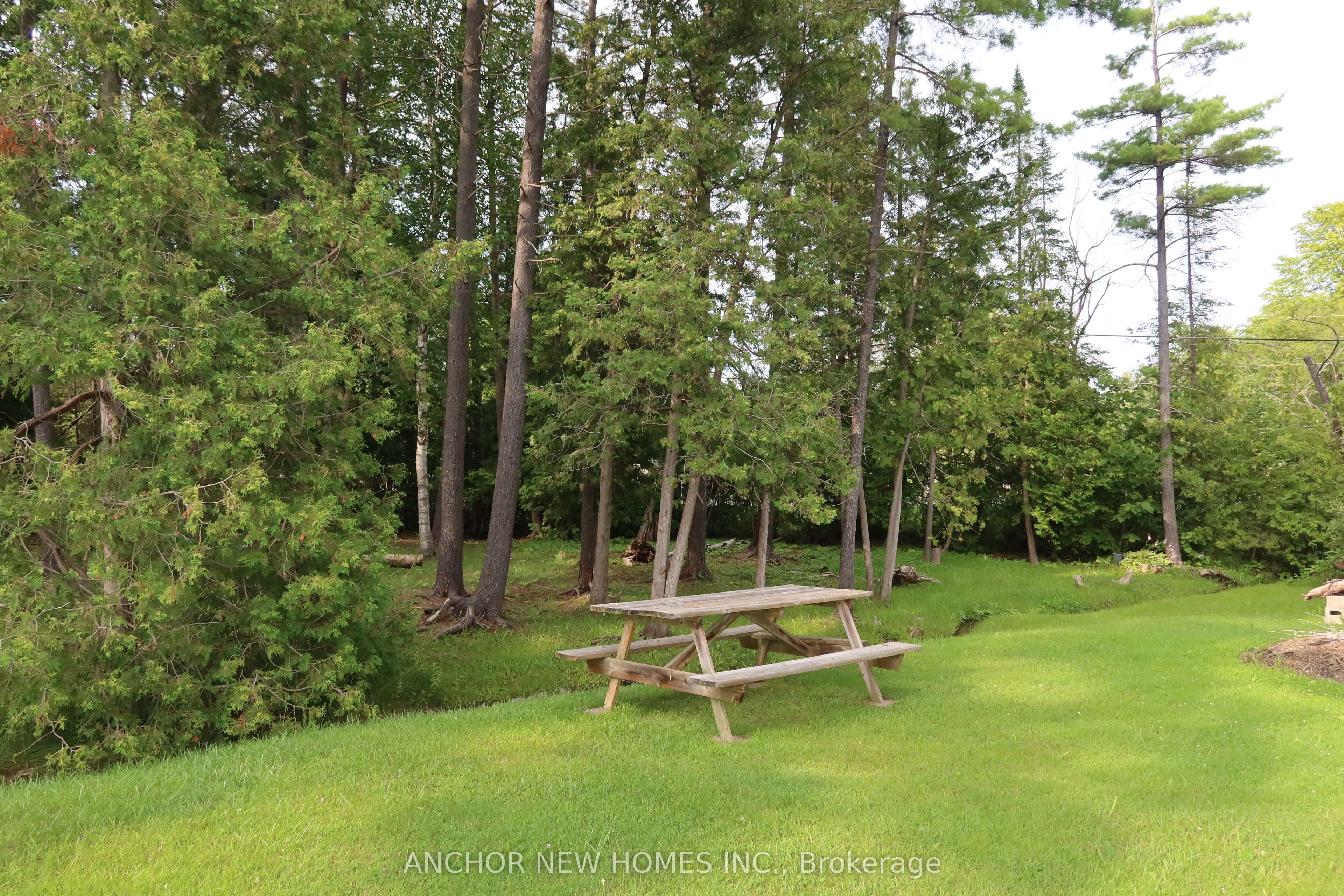 7024 Dieppe Road Property Photo 9