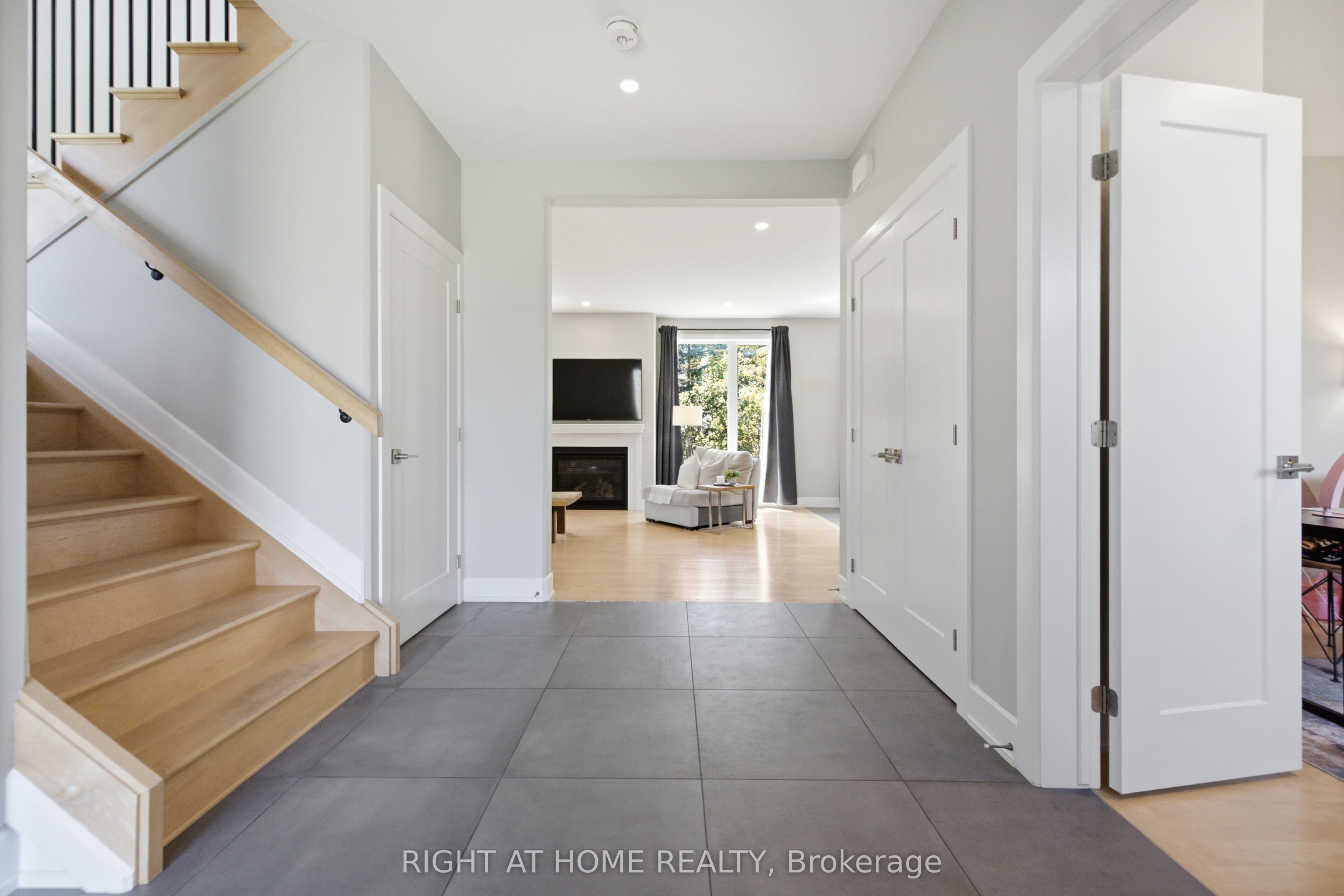 122 Ridgemont Drive Property Photo 2