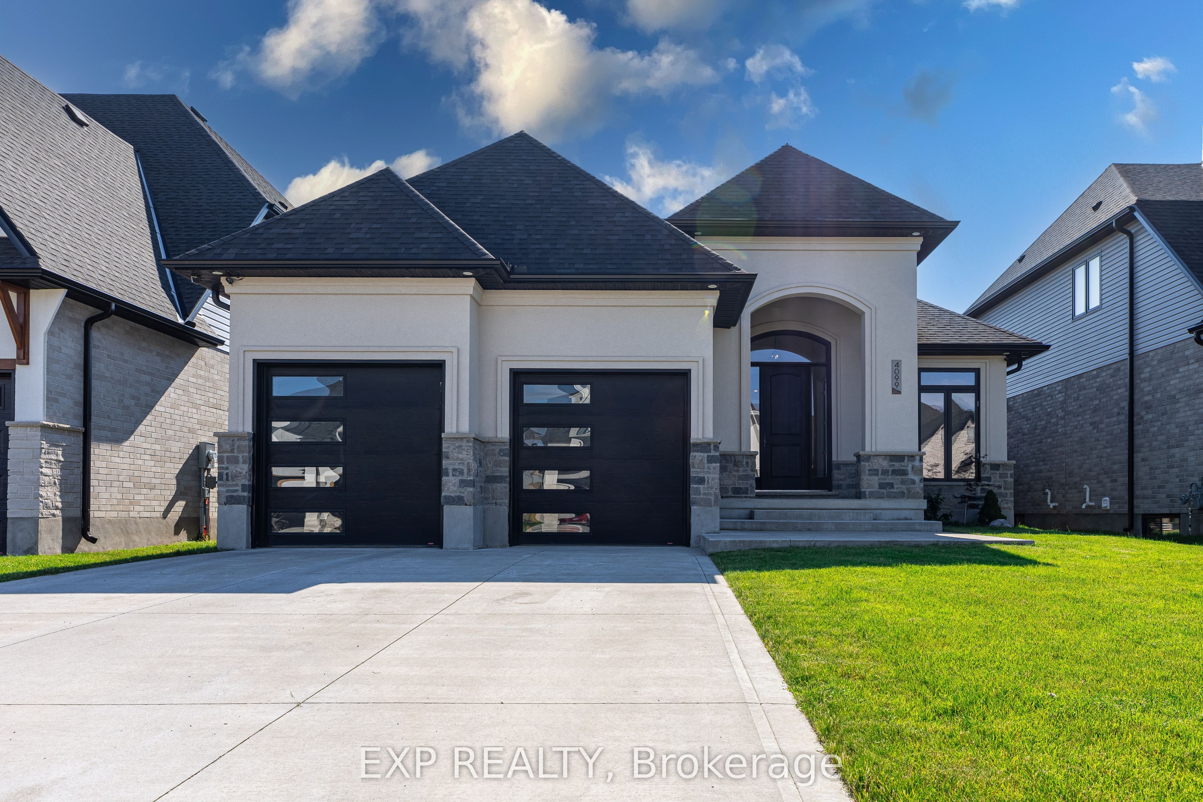 4099 Sugarmaple Crossing Property Photo 1