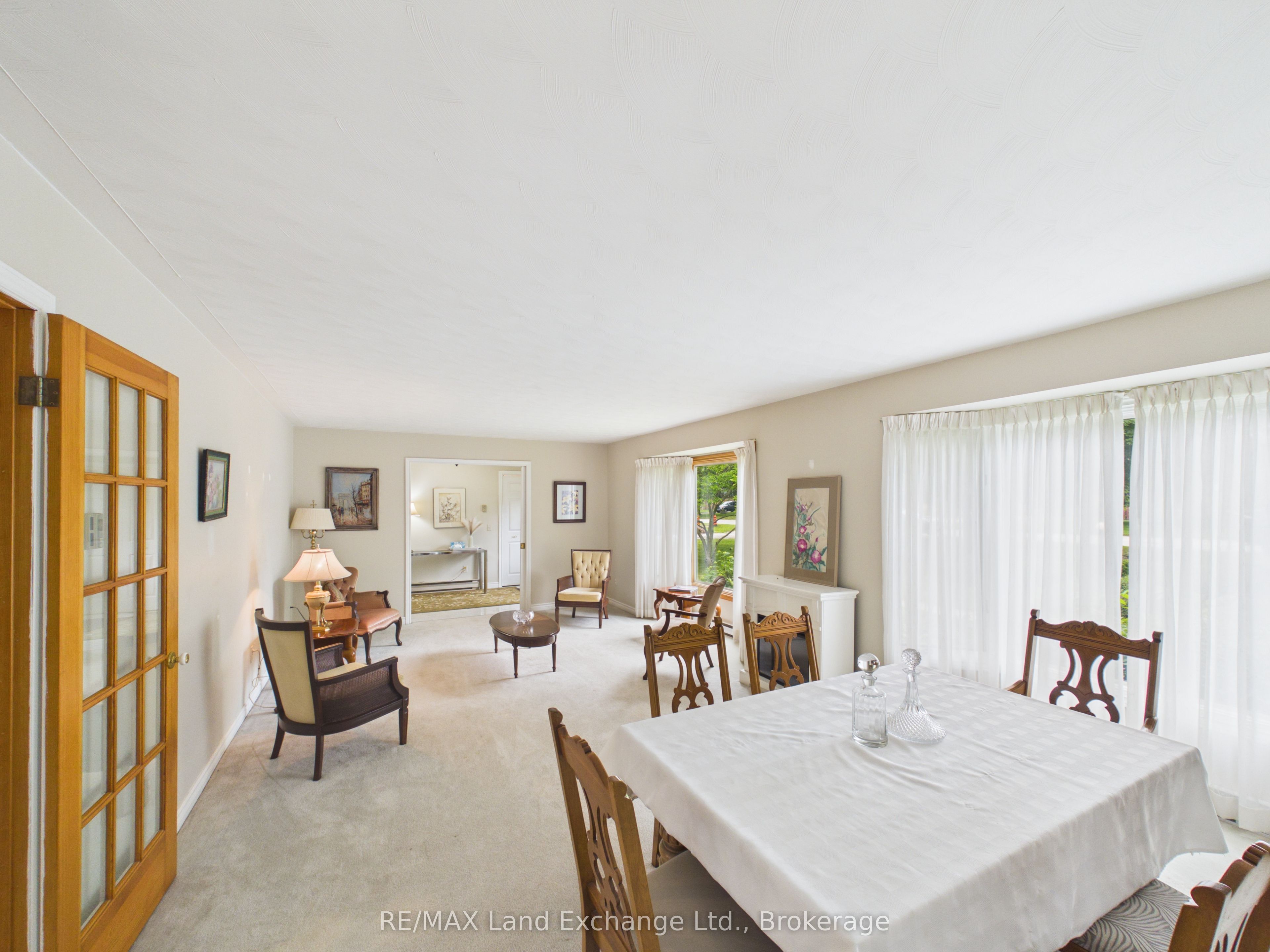 28 Penetangore Row S Property Photo 10