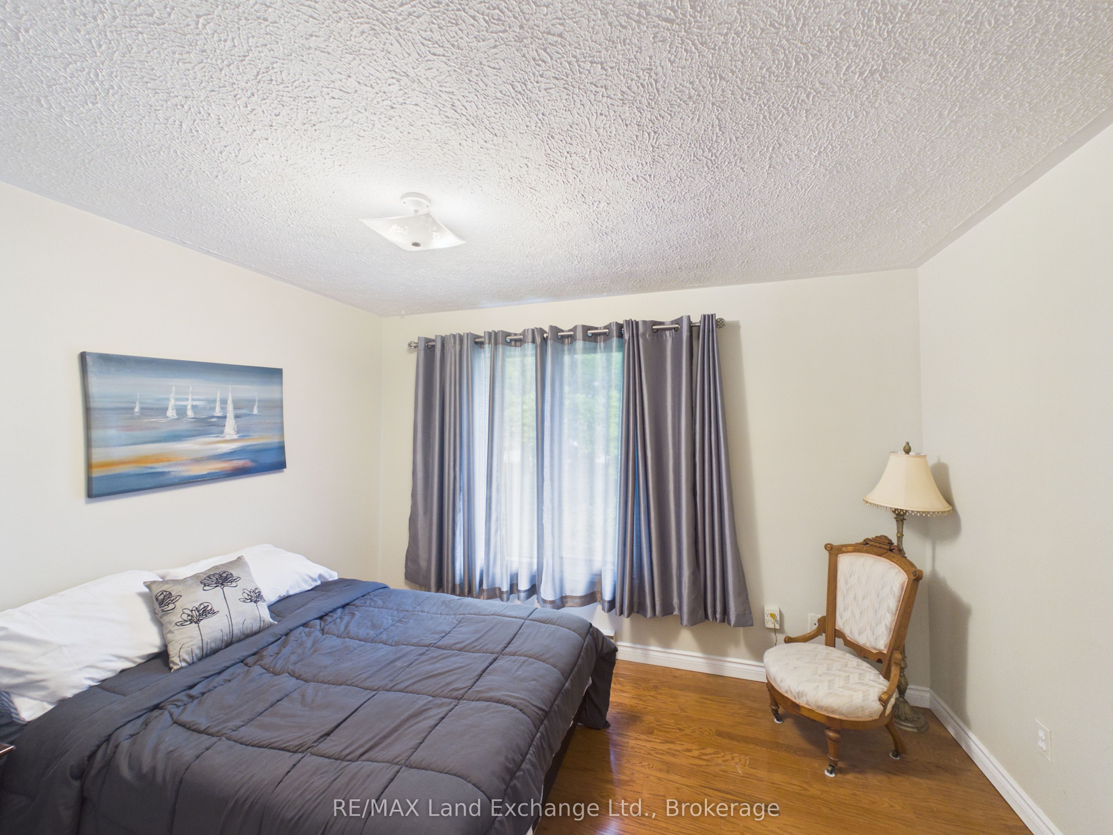 28 Penetangore Row S Property Photo 12